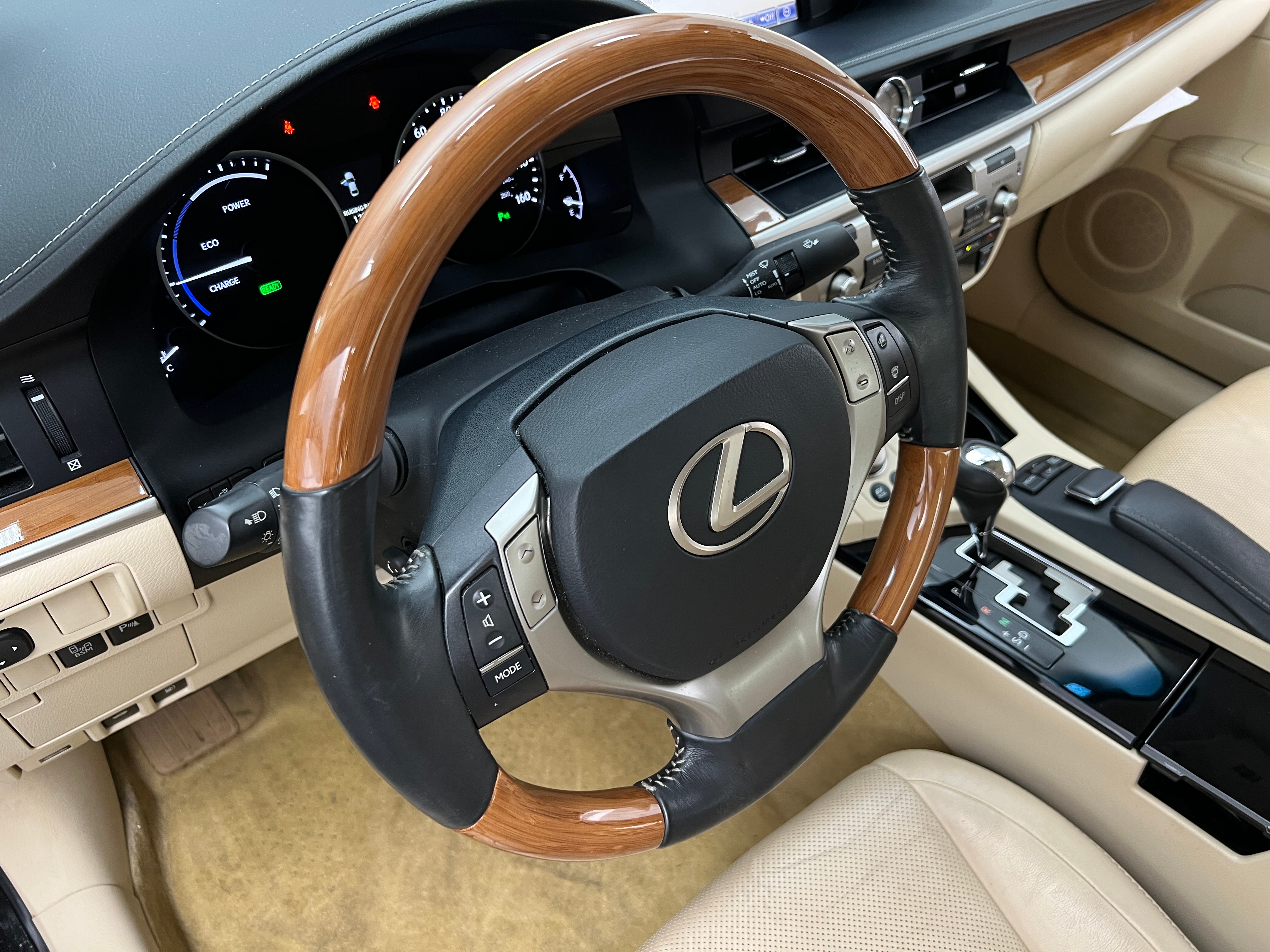2014 Lexus ES Hybrid 300h 5