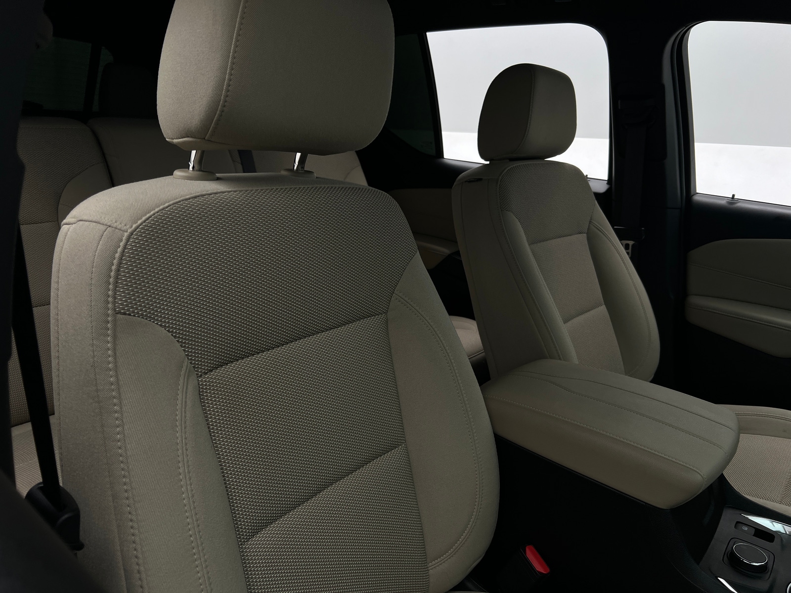 Thumbnail: 2023 Chevrolet Traverse - 2