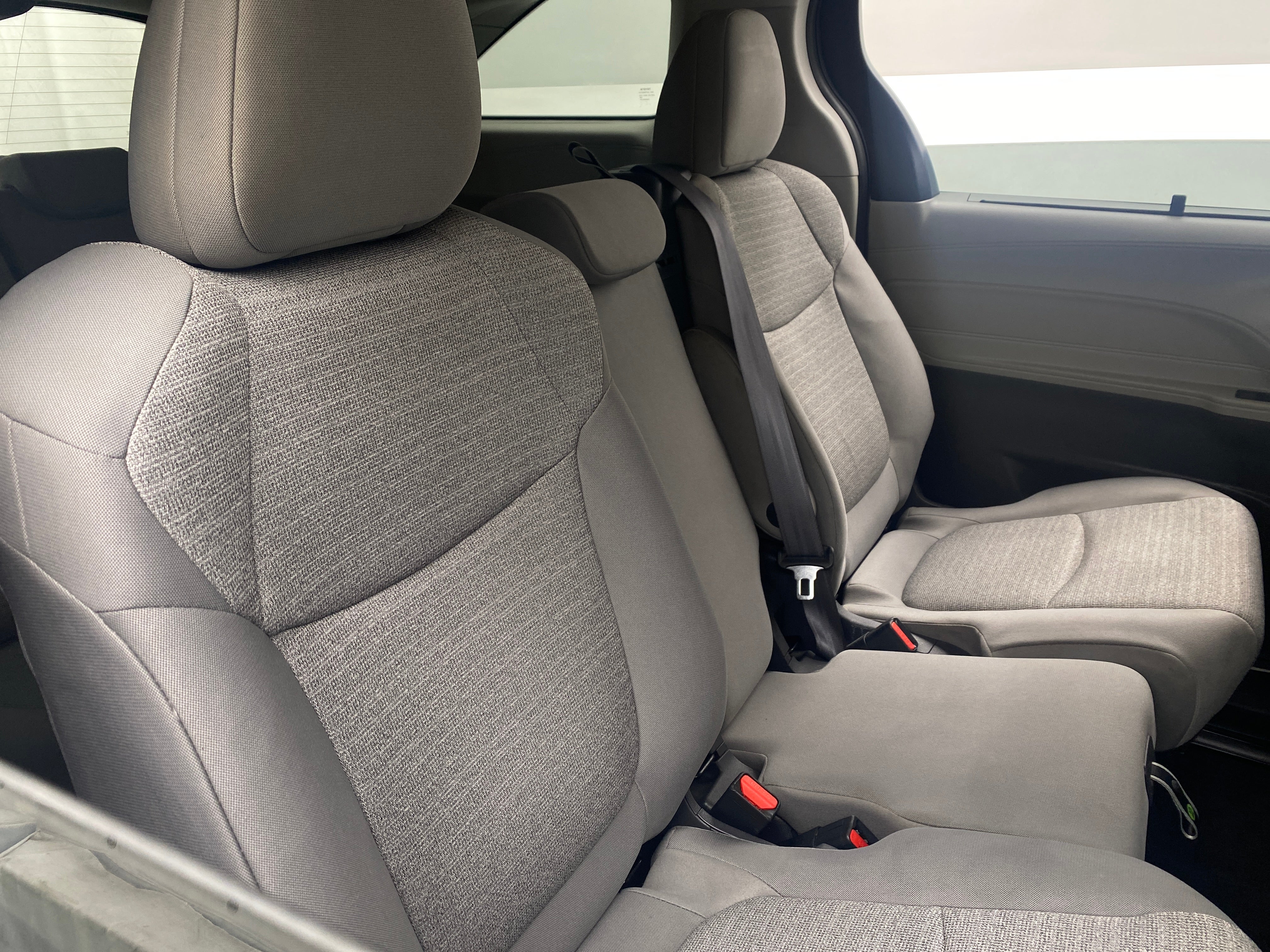 2021 Toyota Sienna LE 6