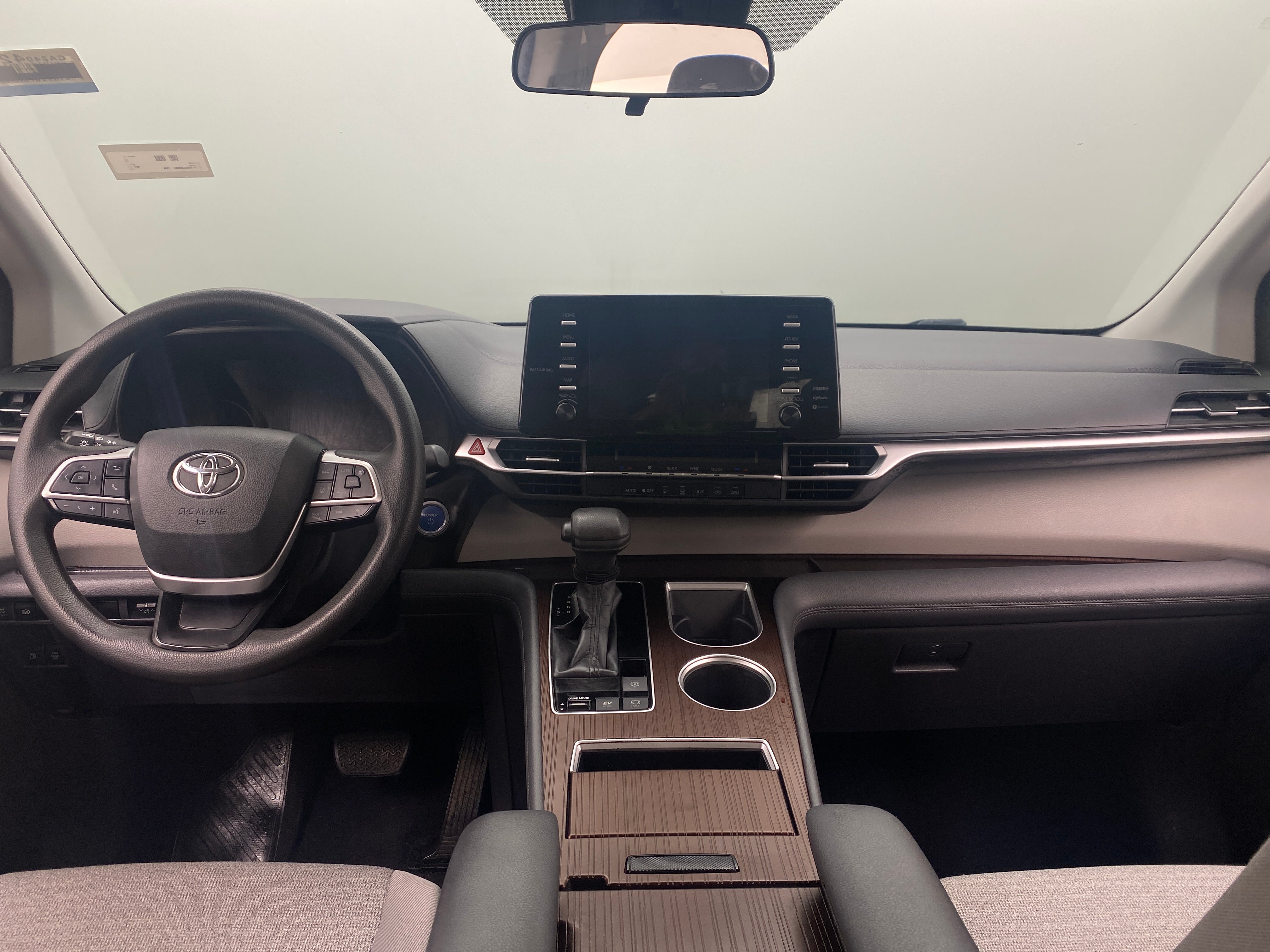 2021 Toyota Sienna LE 3