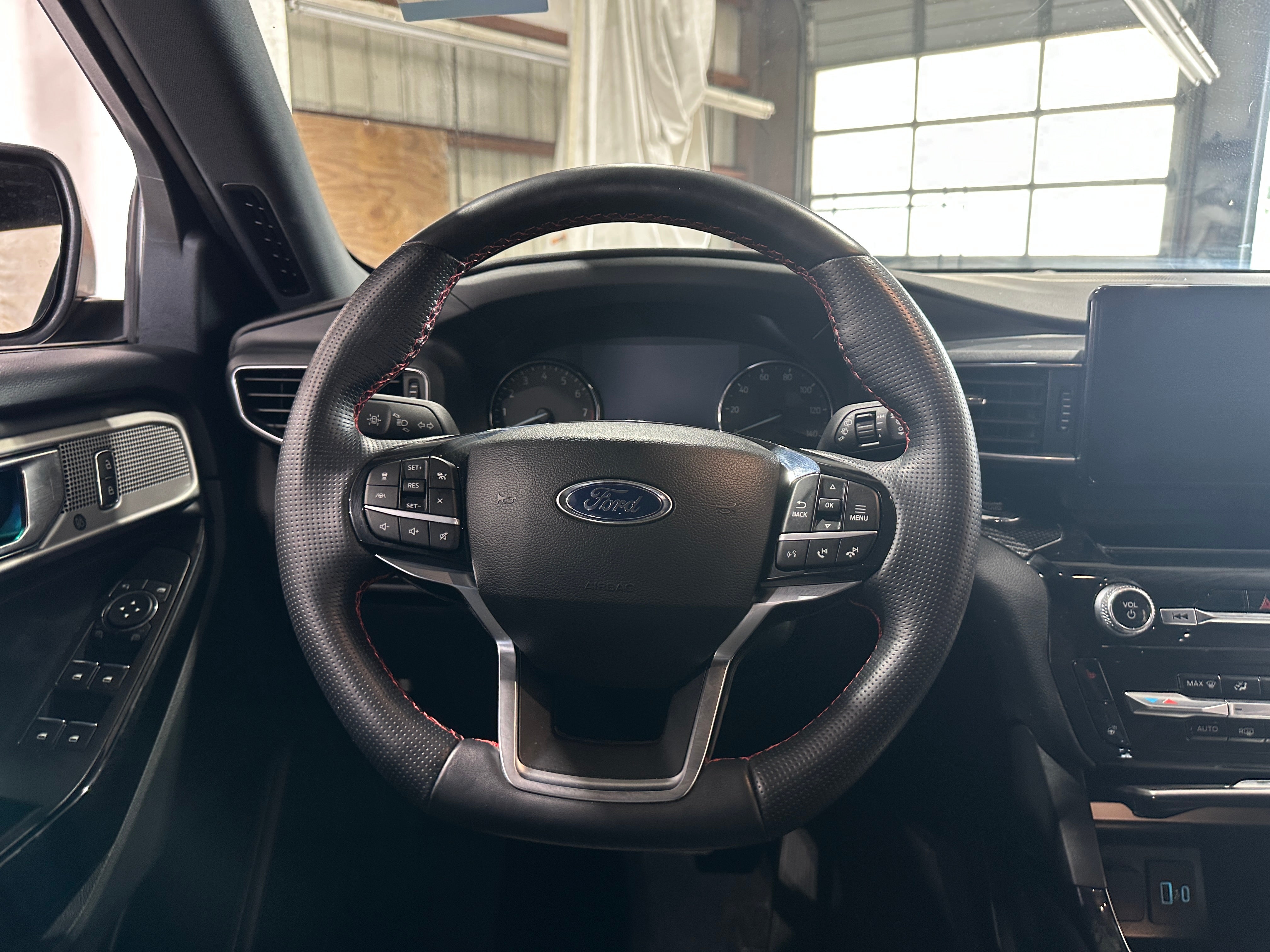 Thumbnail: 2022 Ford Explorer - 4