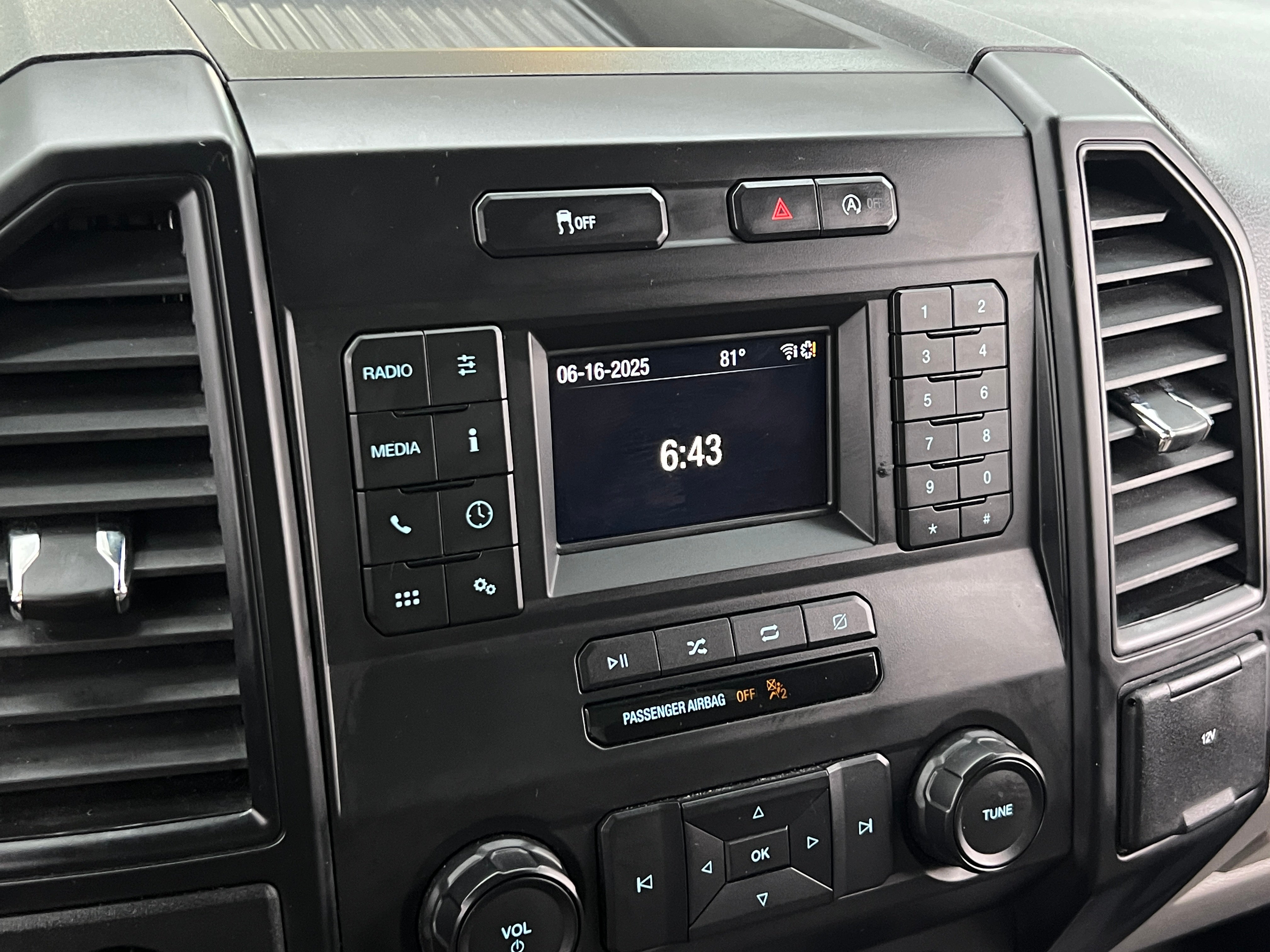 2019 Ford Econoline E-150 4