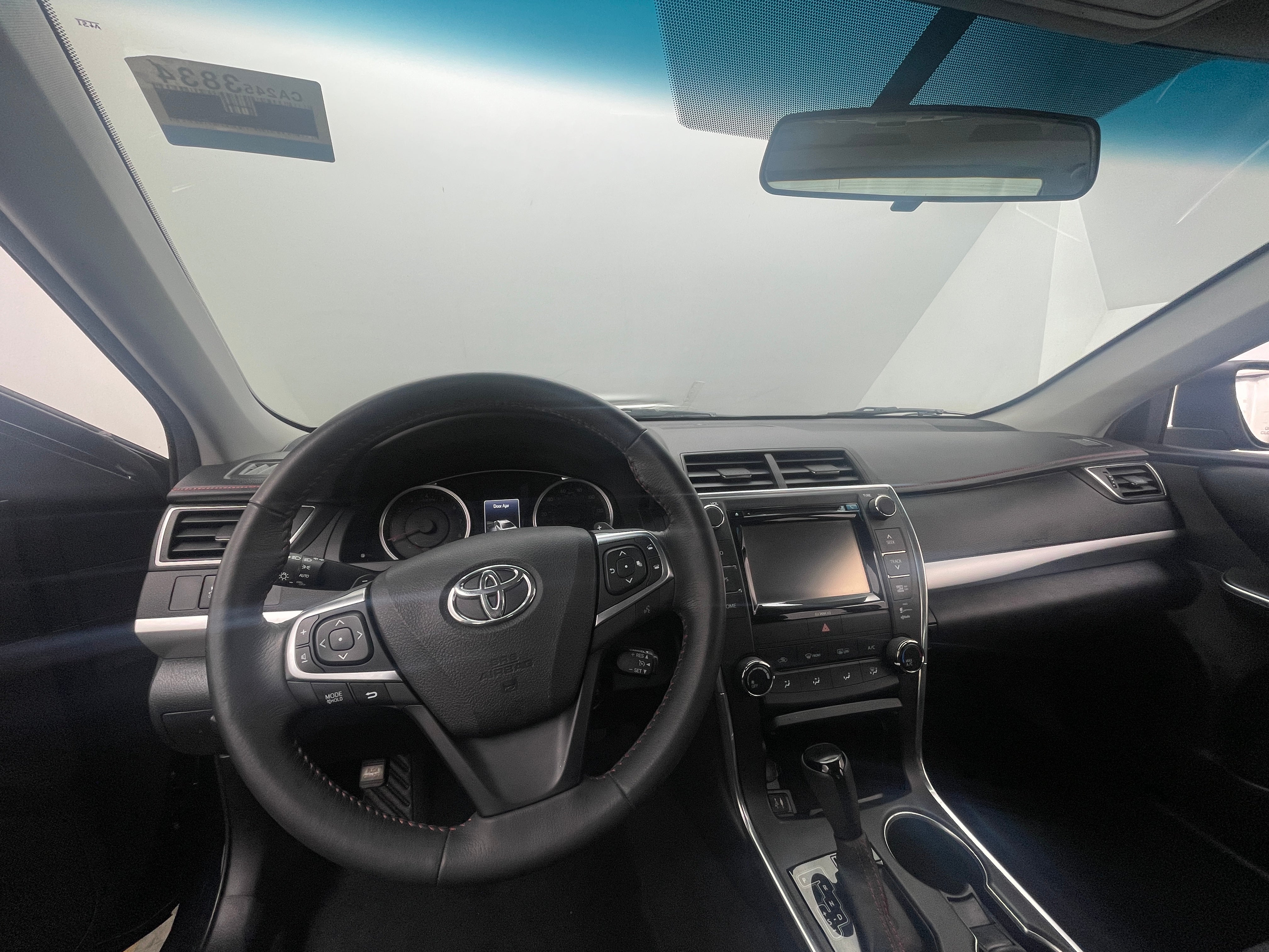 2017 Toyota Camry SE 3
