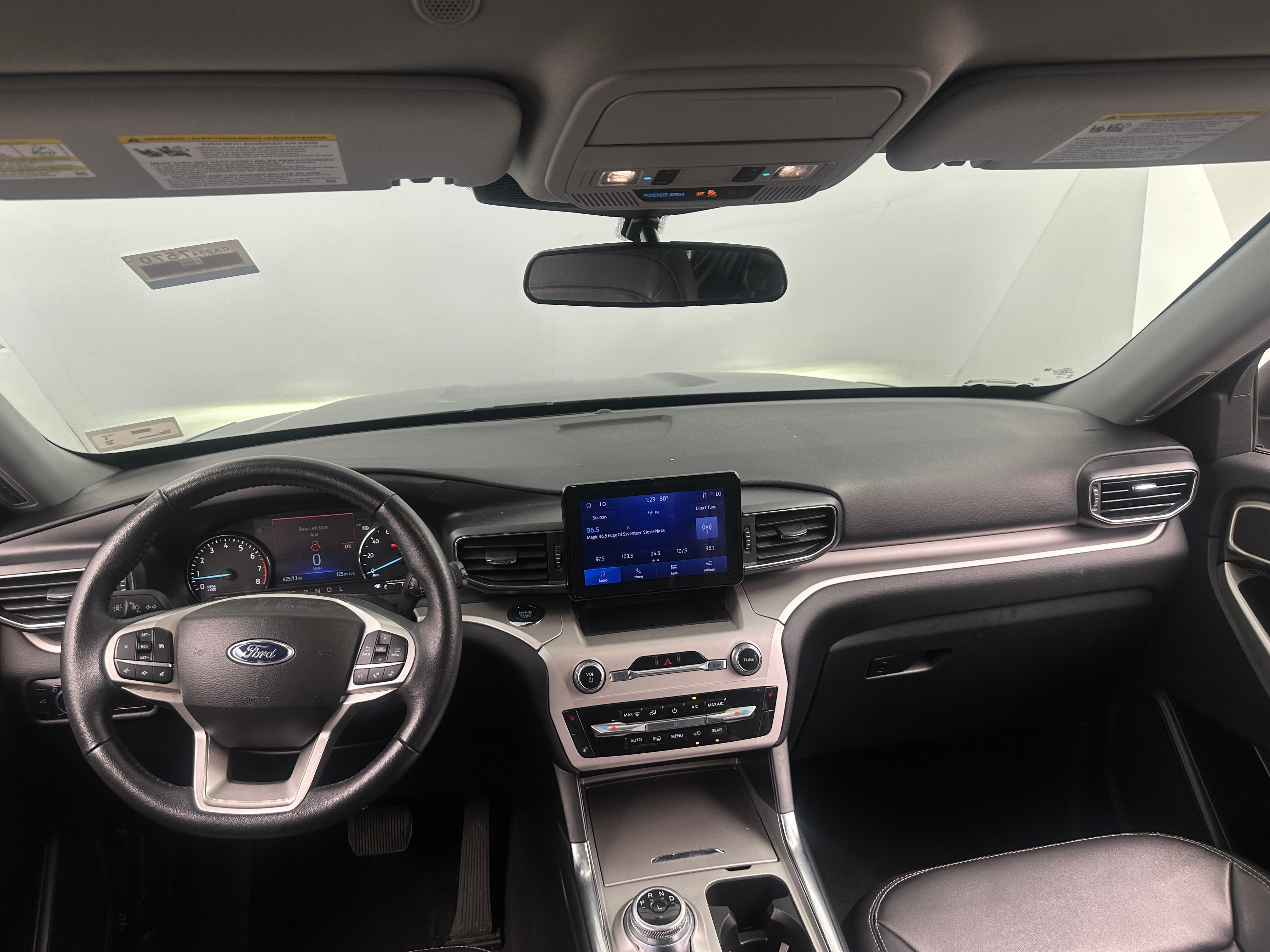 2023 Ford Explorer XLT 2