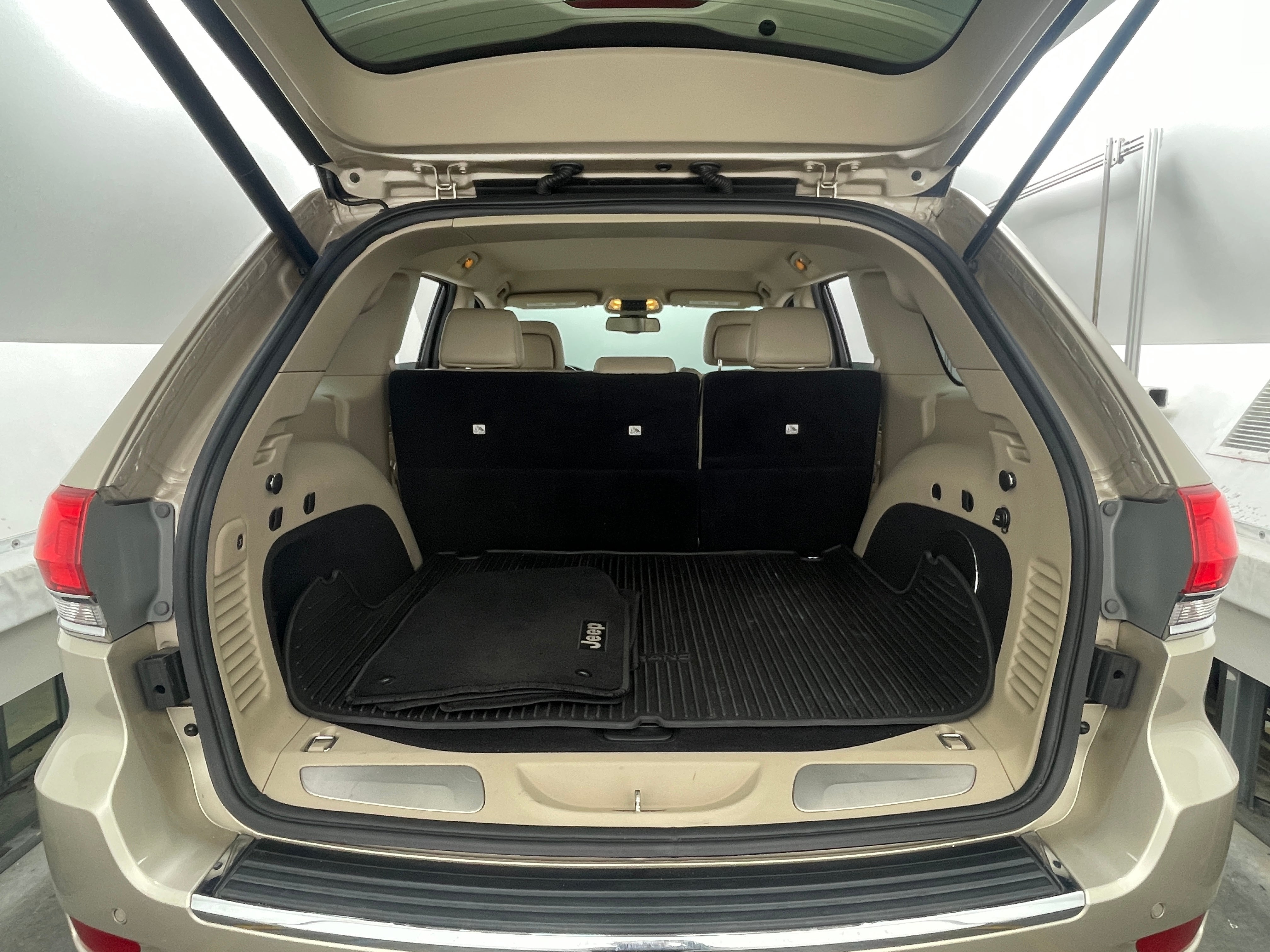 2014 Jeep Grand Cherokee Limited Edition 6