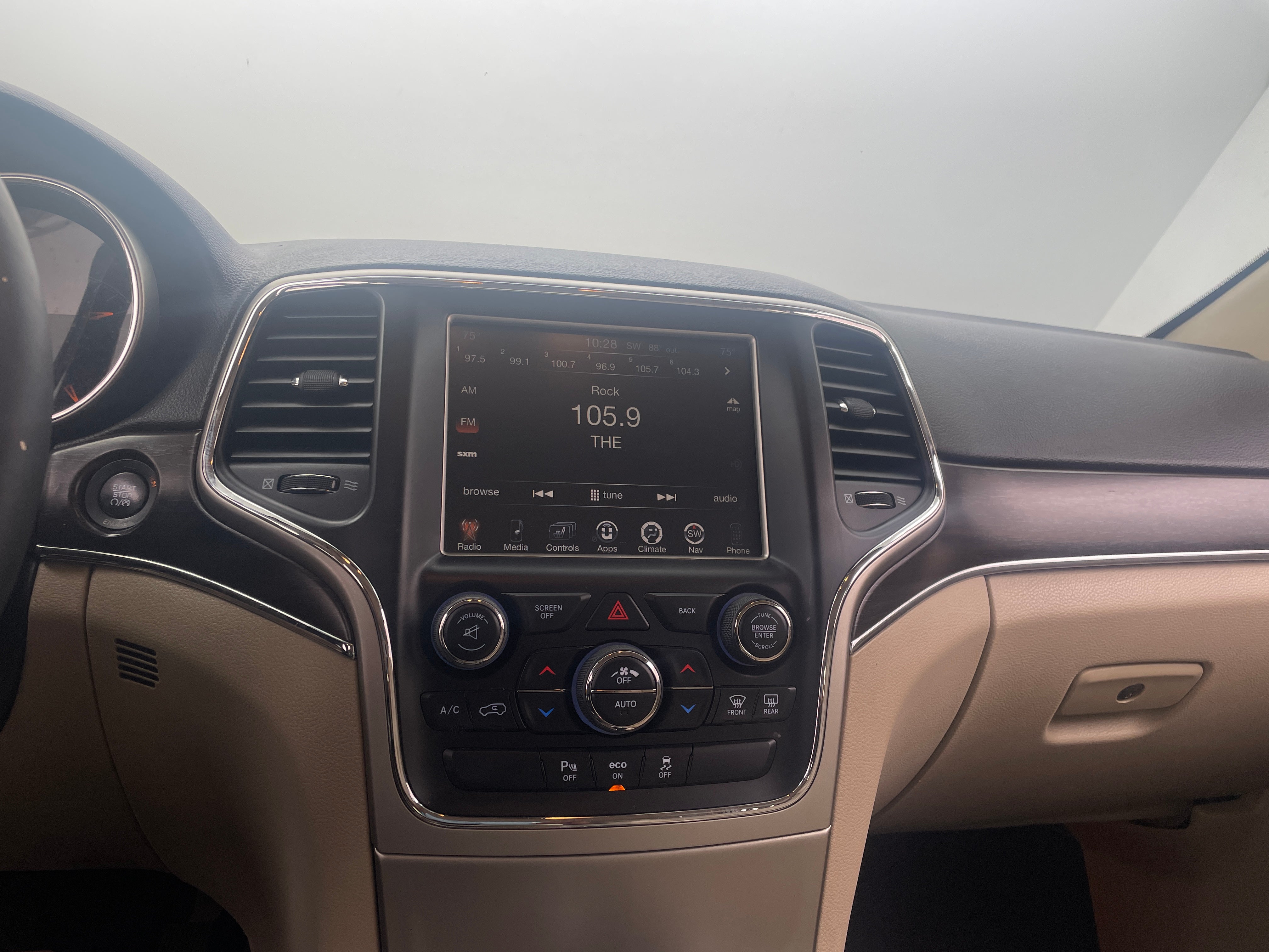 2014 Jeep Grand Cherokee Limited Edition 3