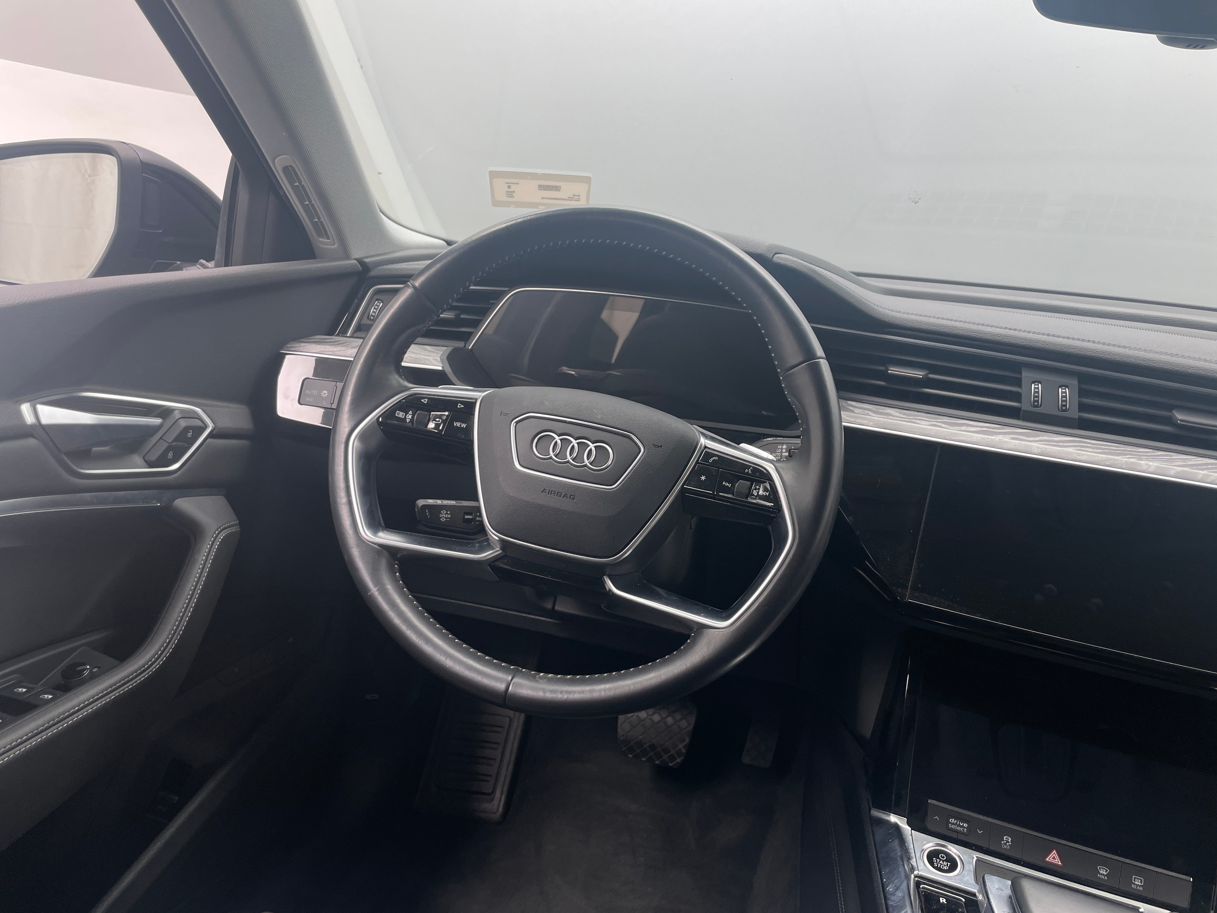 2021 Audi e-tron Premium 4