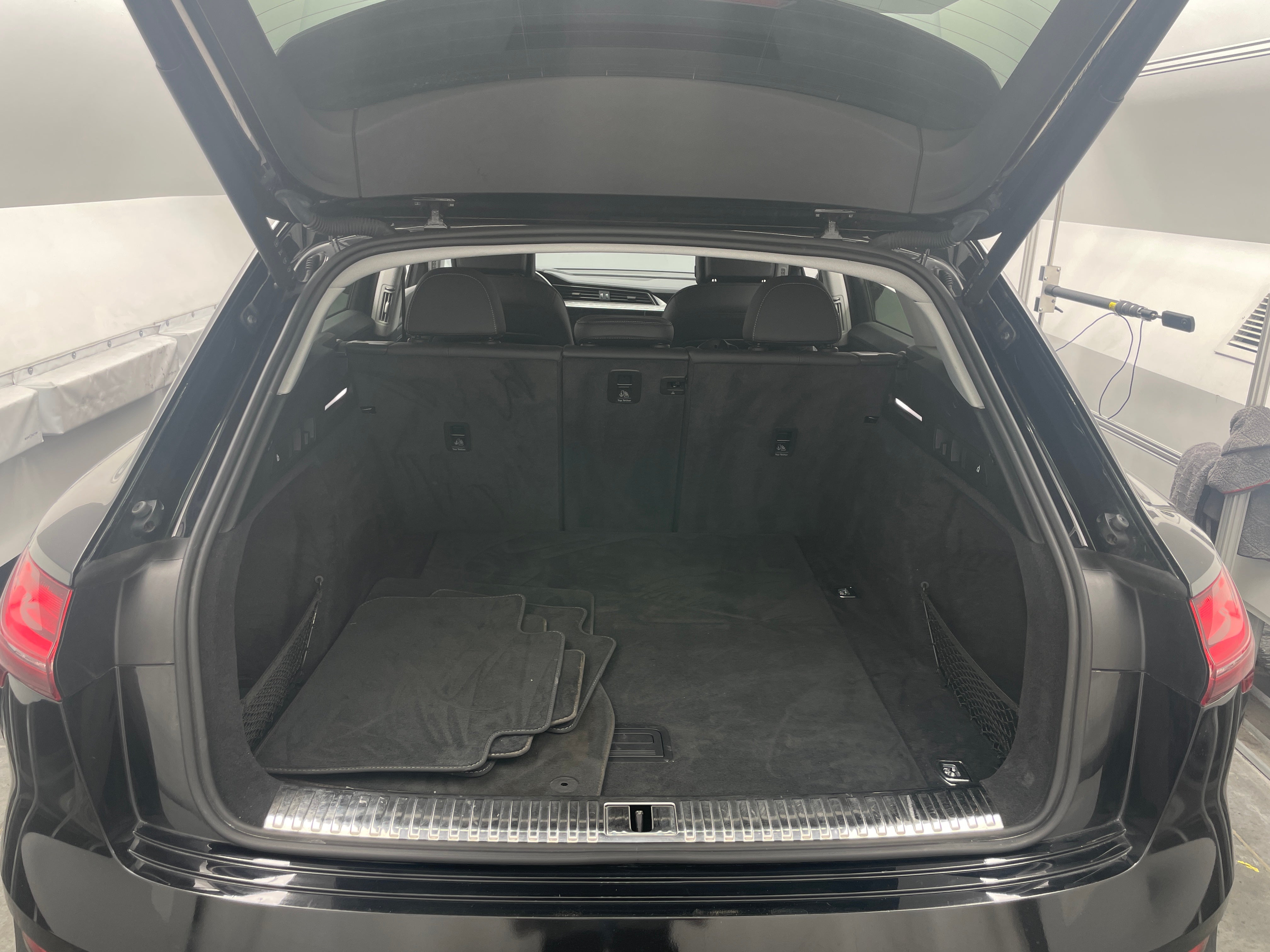 2021 Audi e-tron Premium 6