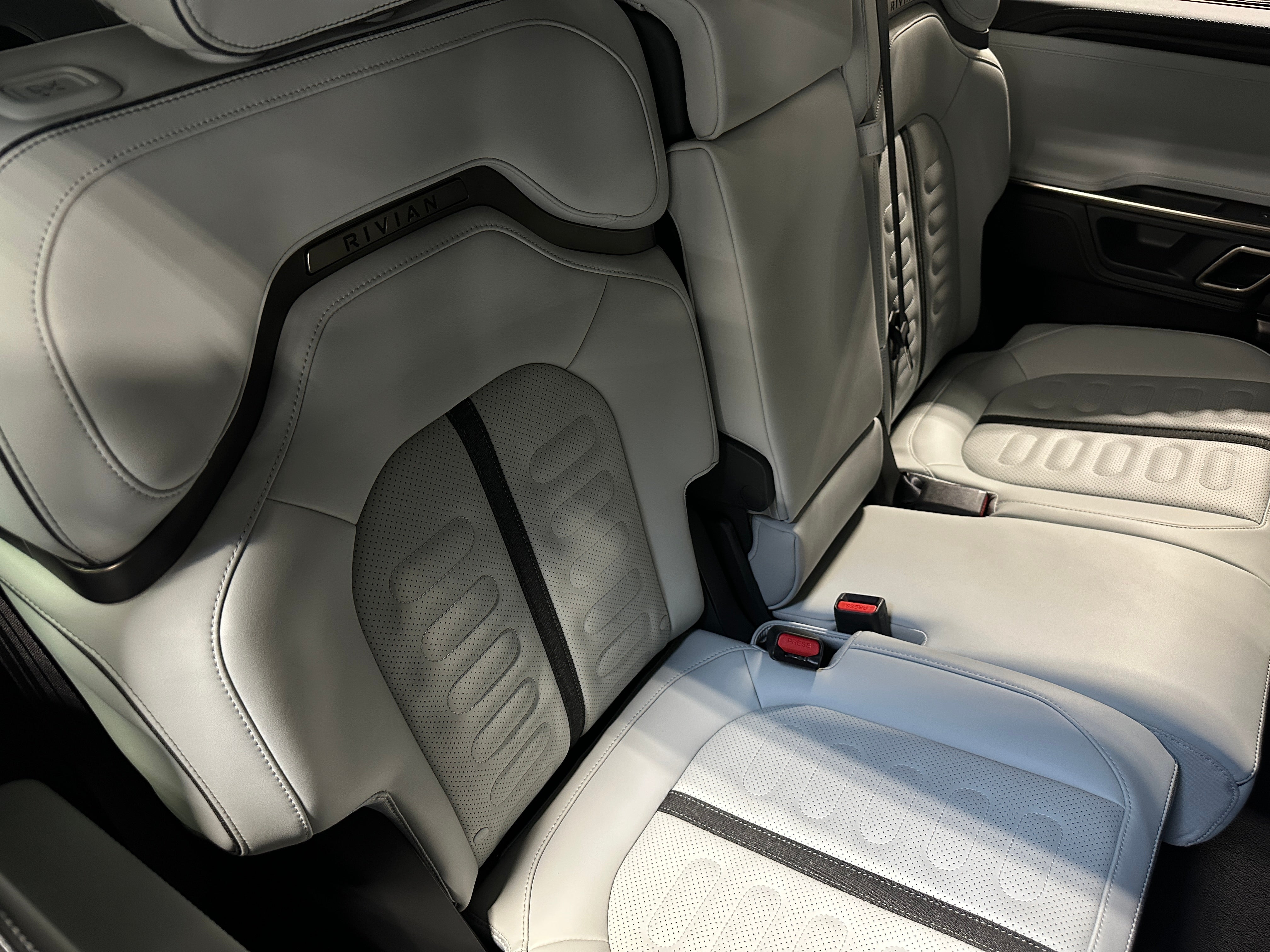 2023 Rivian R1S Adventure 5