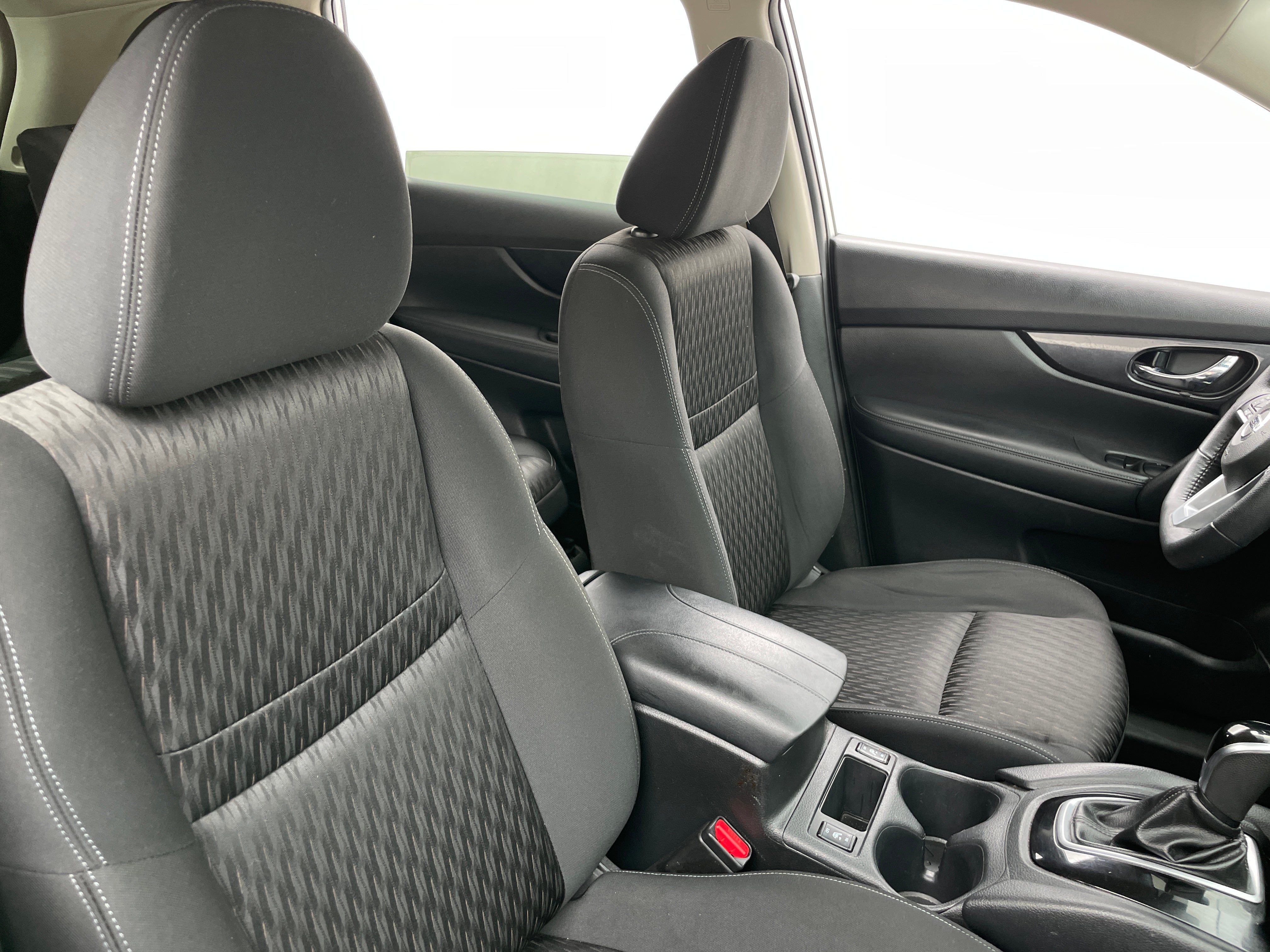 2020 Nissan Rogue SV 2