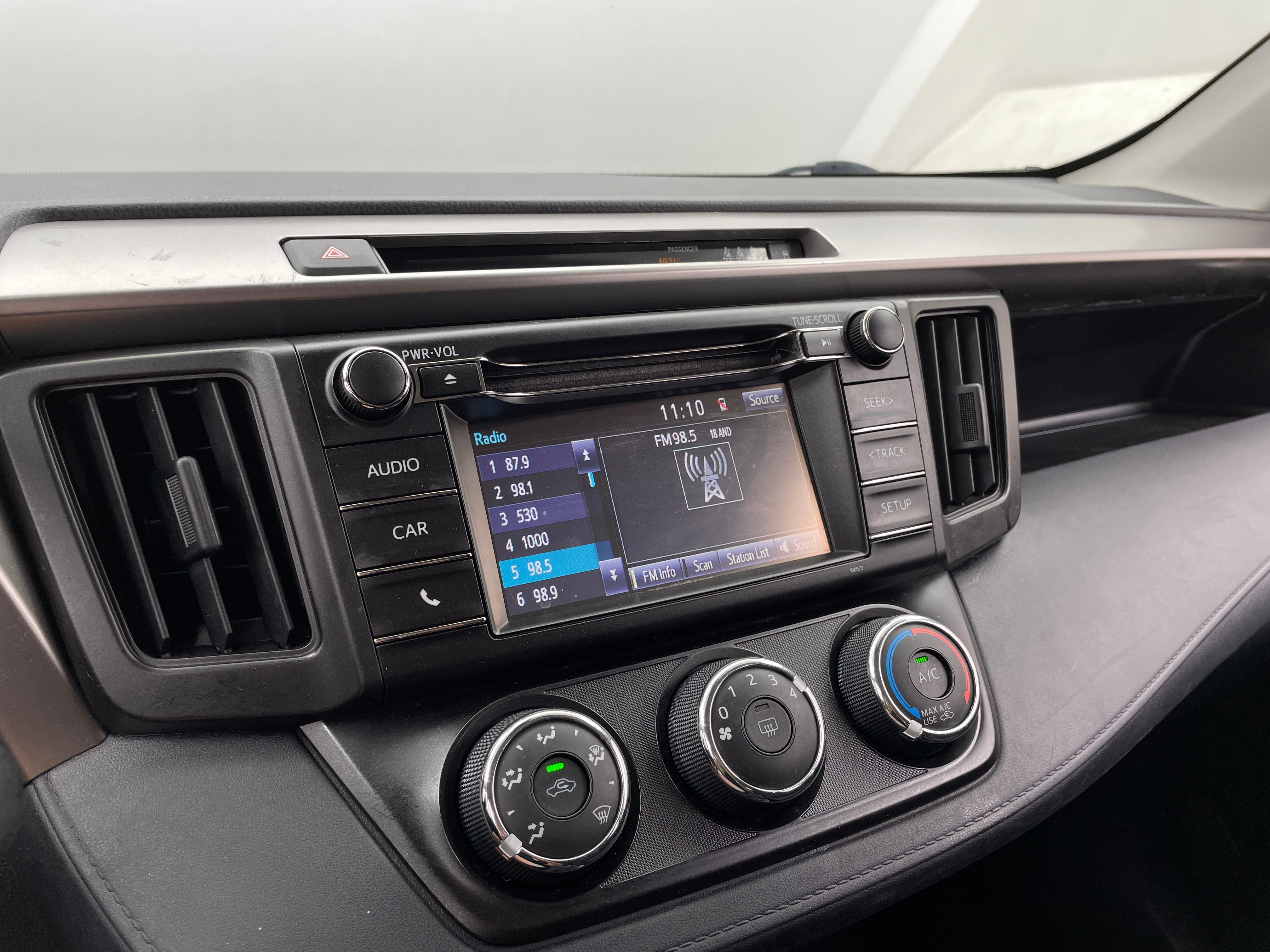 2018 Toyota RAV4 LE 4