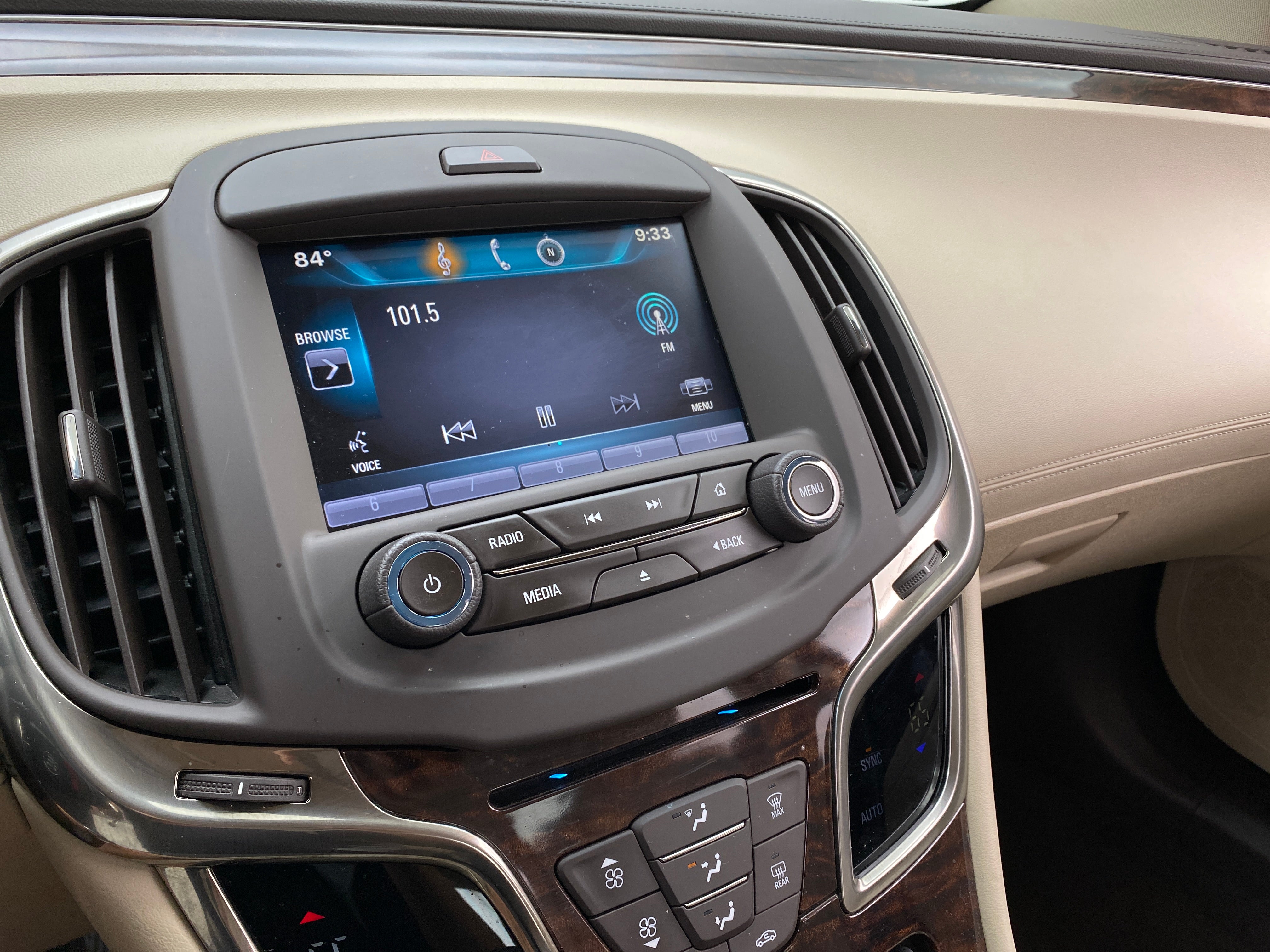 2015 Buick LaCrosse Base 4
