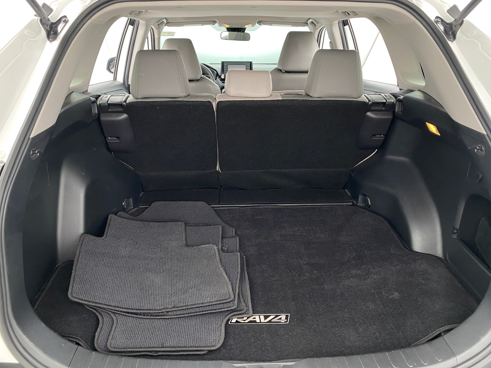 Thumbnail: 2019 Toyota RAV4 - 7
