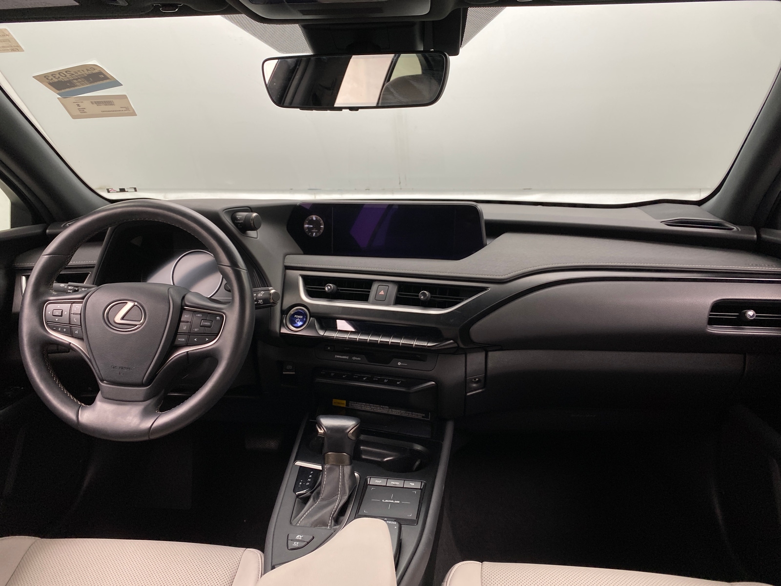 Thumbnail: 2022 Lexus UX - 2
