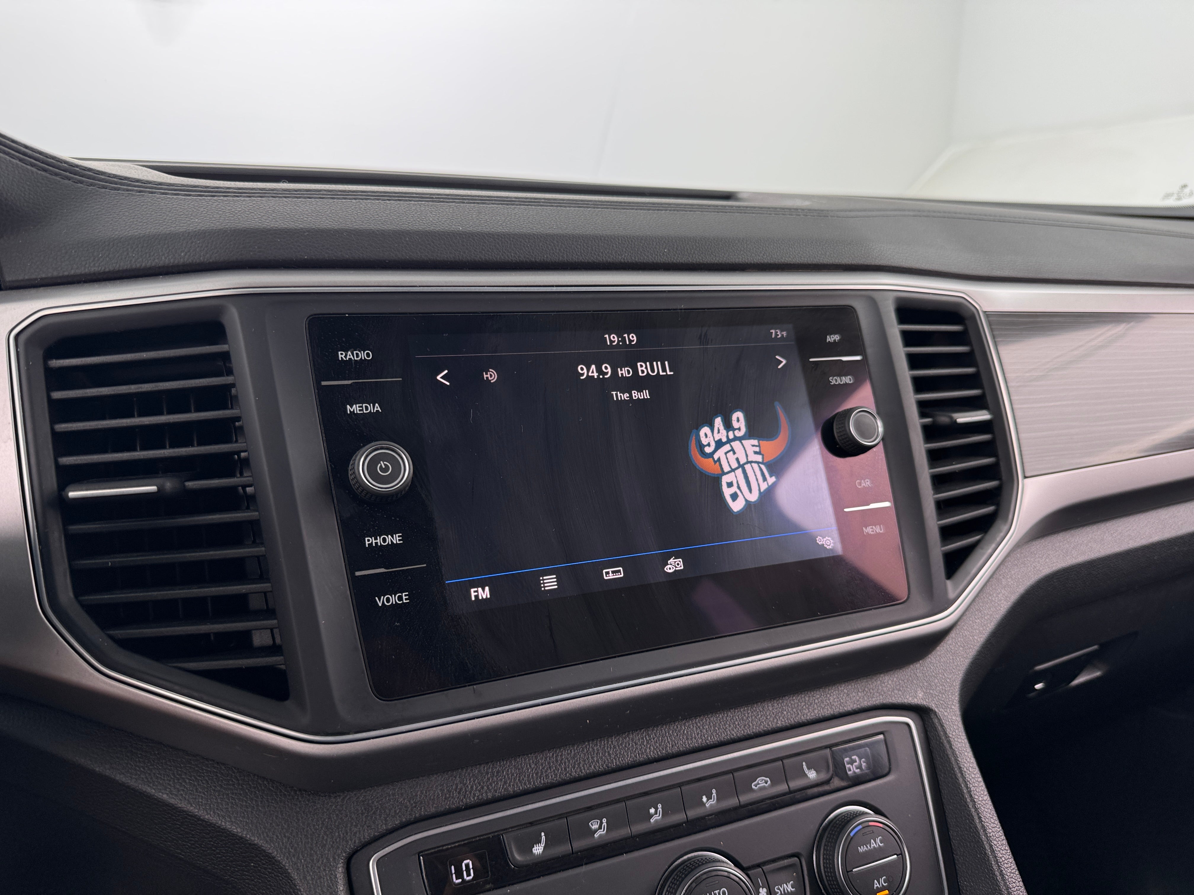 Thumbnail: 2018 Volkswagen Atlas - 3