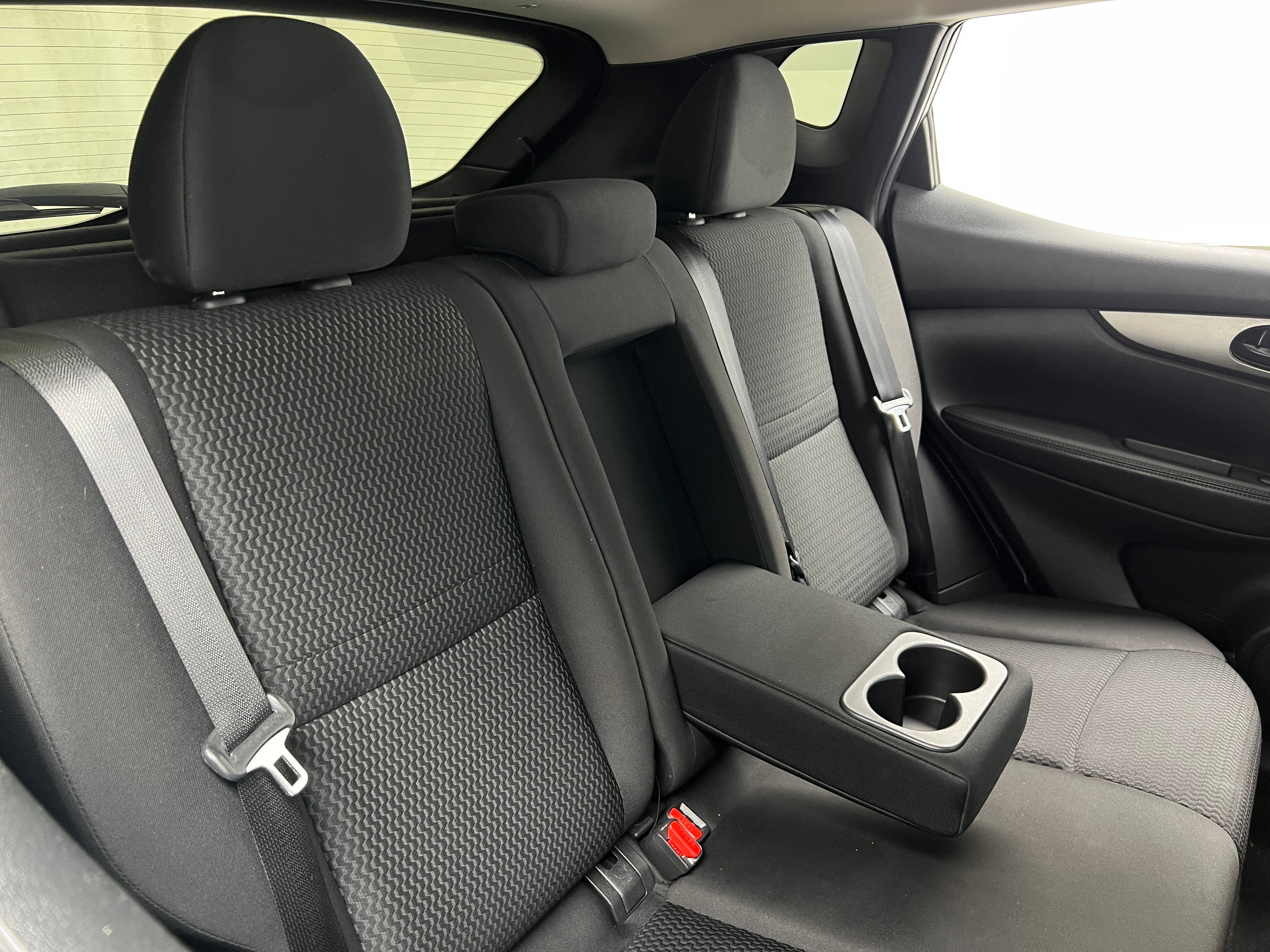 2017 Nissan Rogue Sport S 6