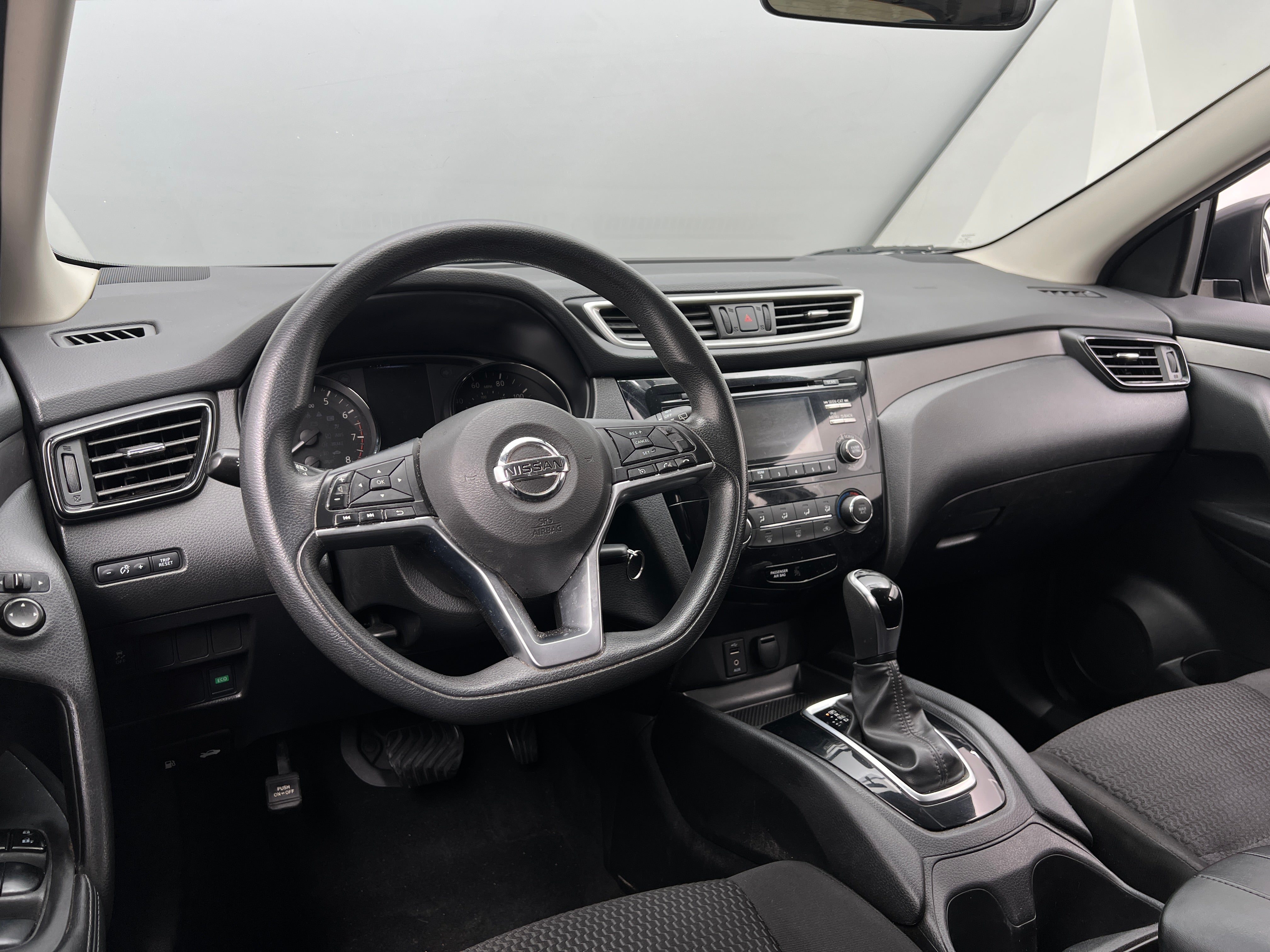 2017 Nissan Rogue Sport S 3