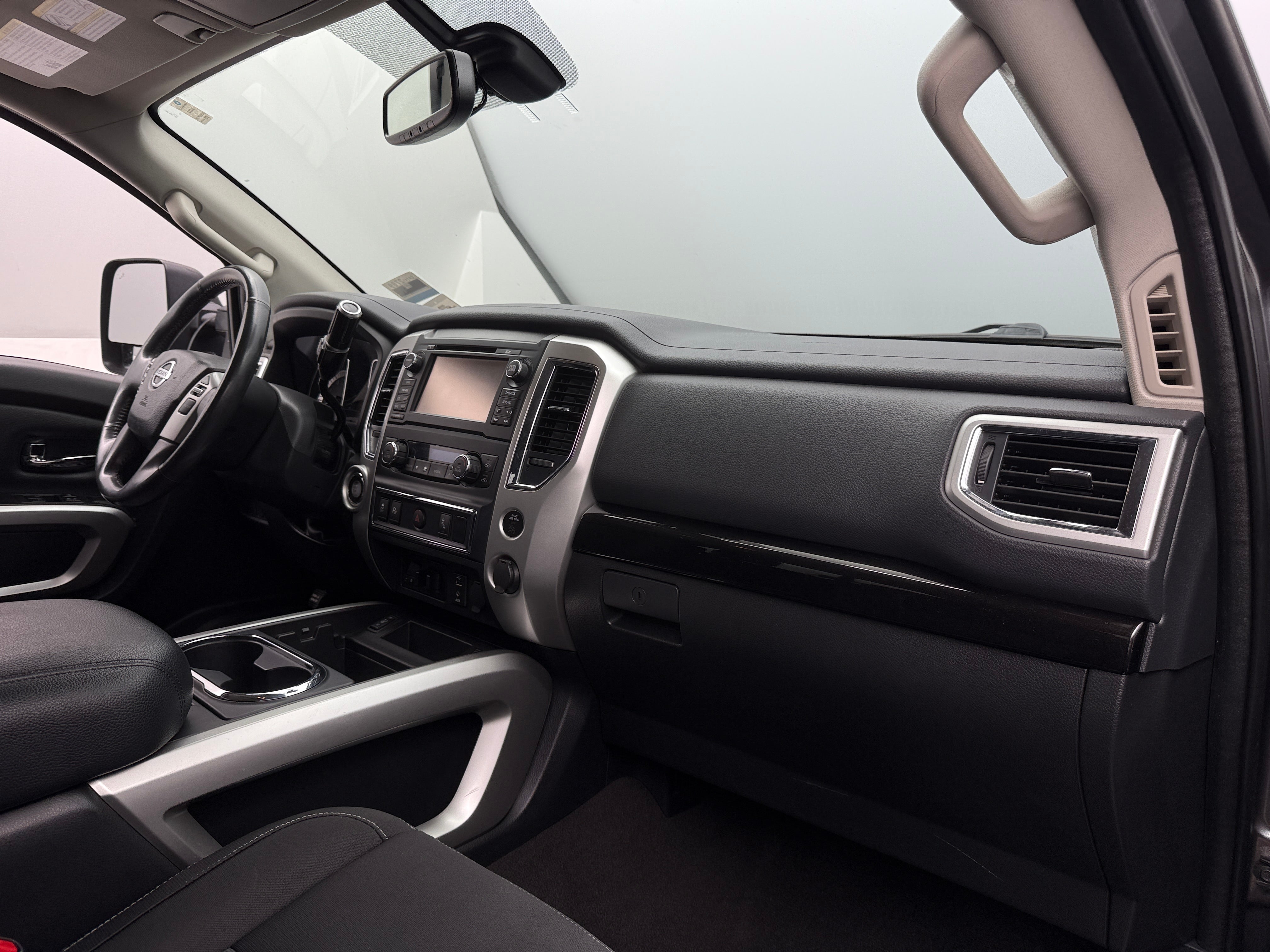 2017 Nissan Titan SV 3