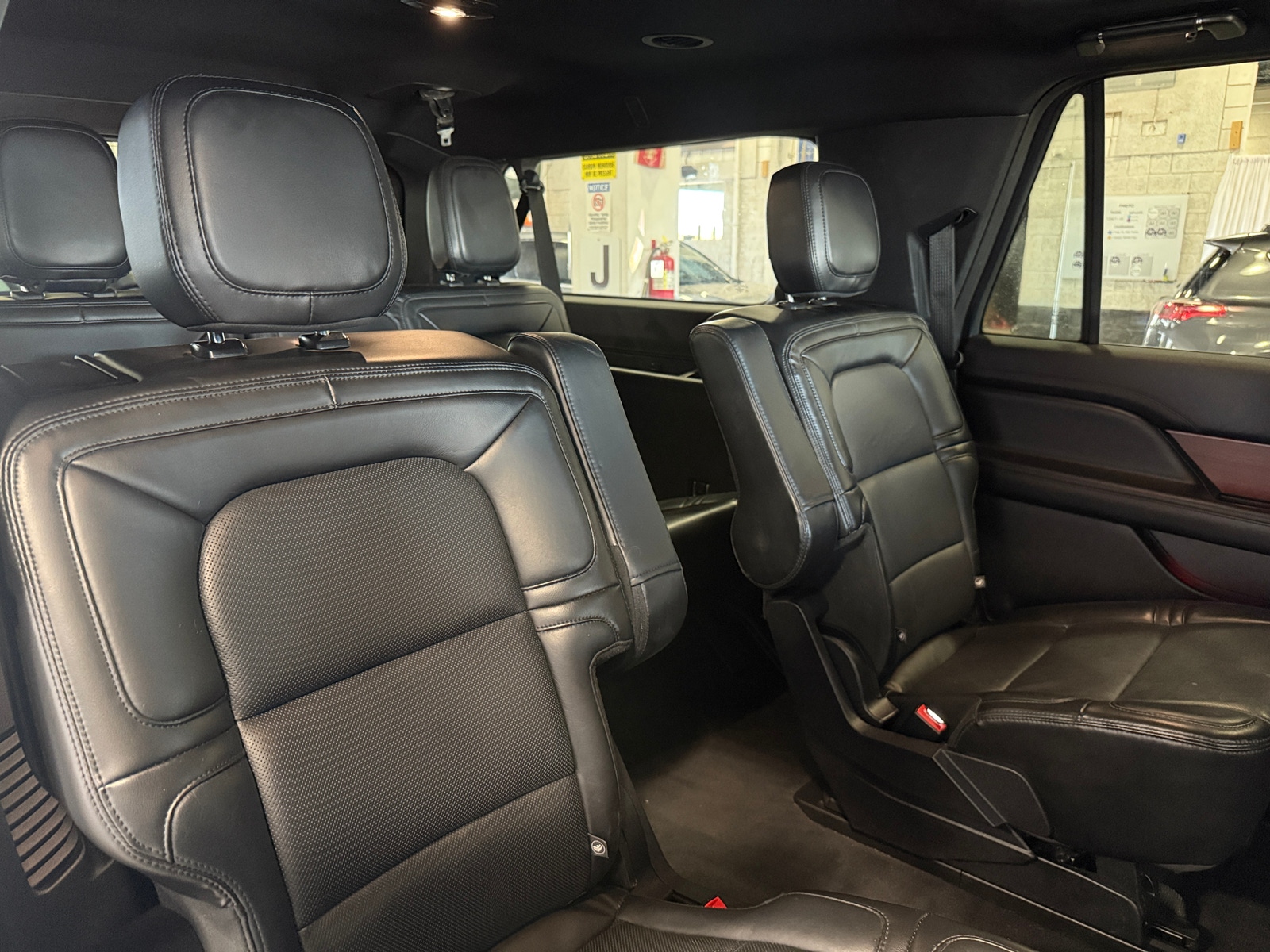 Thumbnail: 2021 Lincoln Navigator L - 5