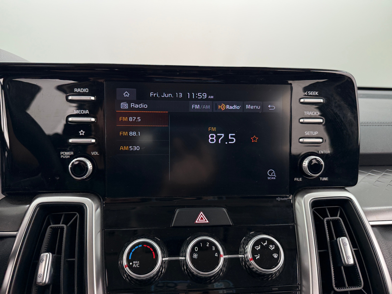 Thumbnail: 2021 Kia Sorento - 4