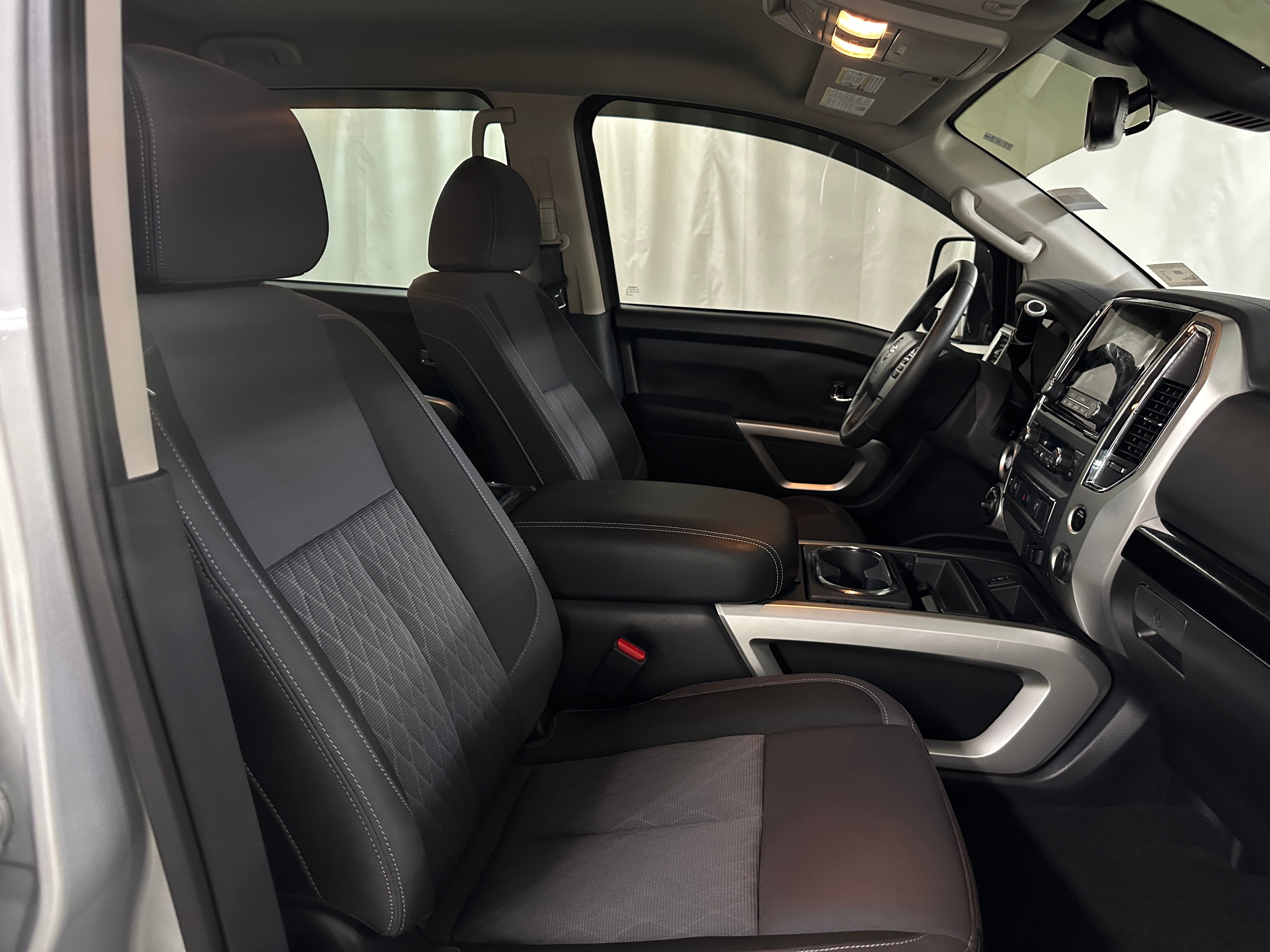 2020 Nissan Titan SV 2