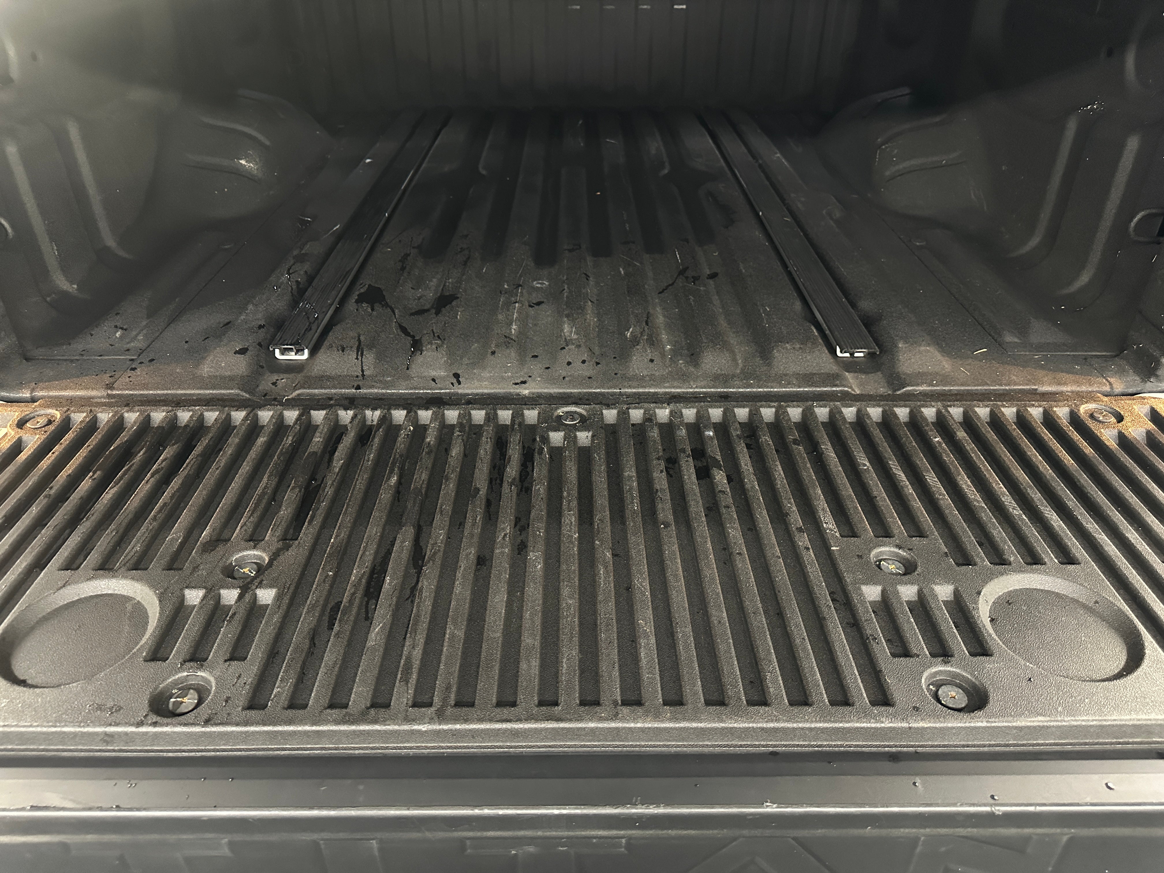 2020 Nissan Titan SV 7