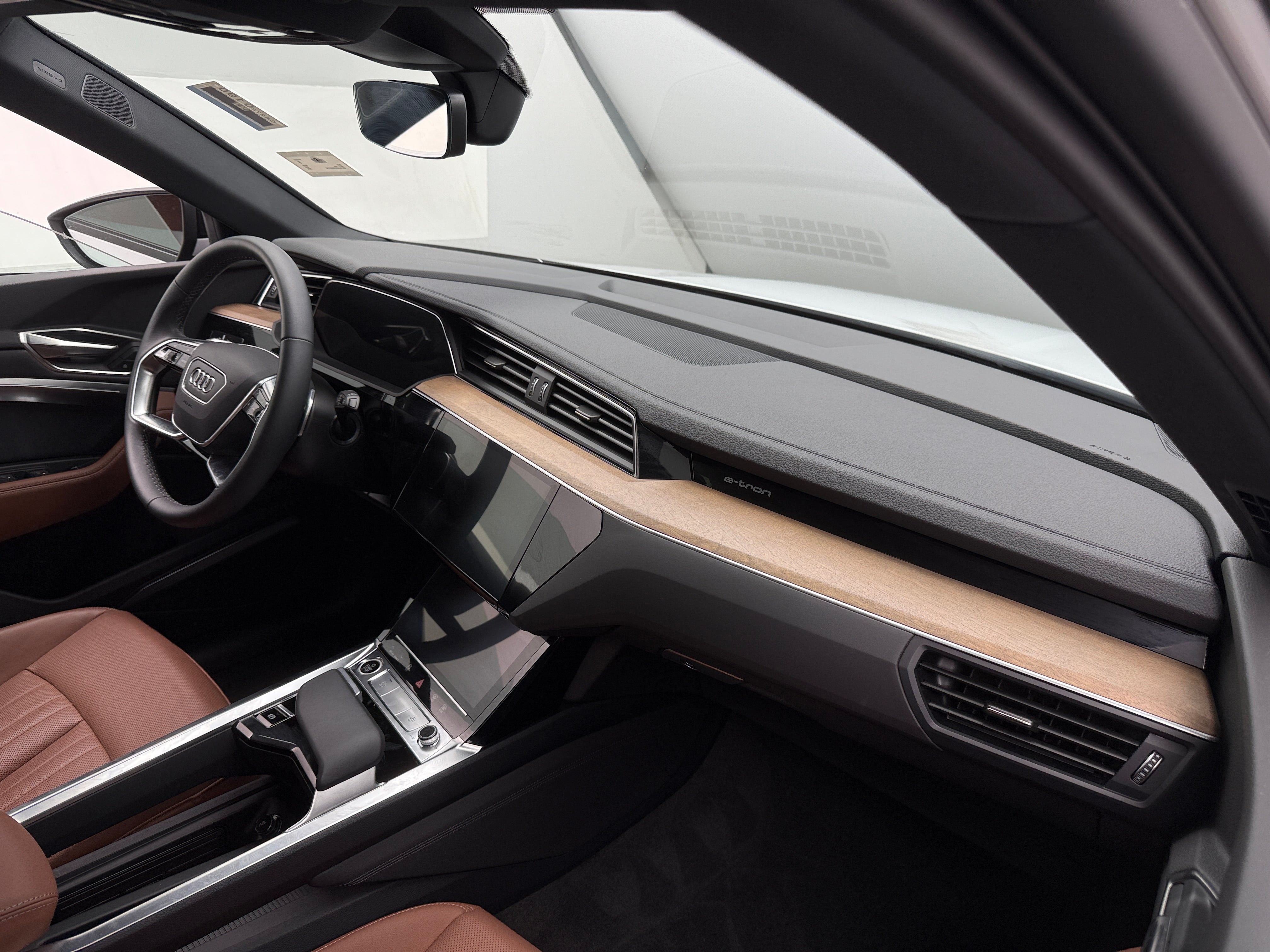 Thumbnail: 2024 Audi Q8 e-tron - 2