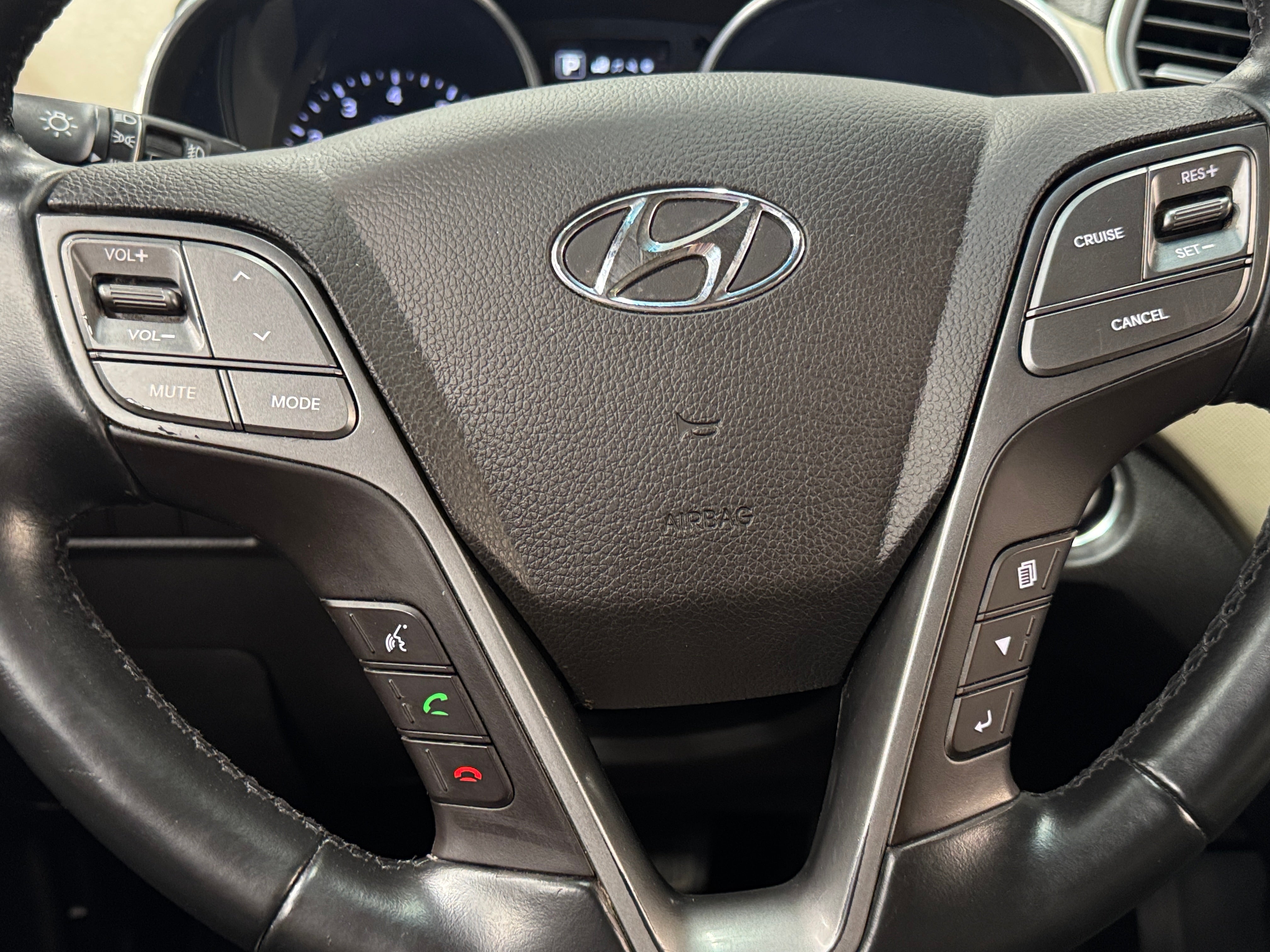 2017 Hyundai Santa Fe Limited 4