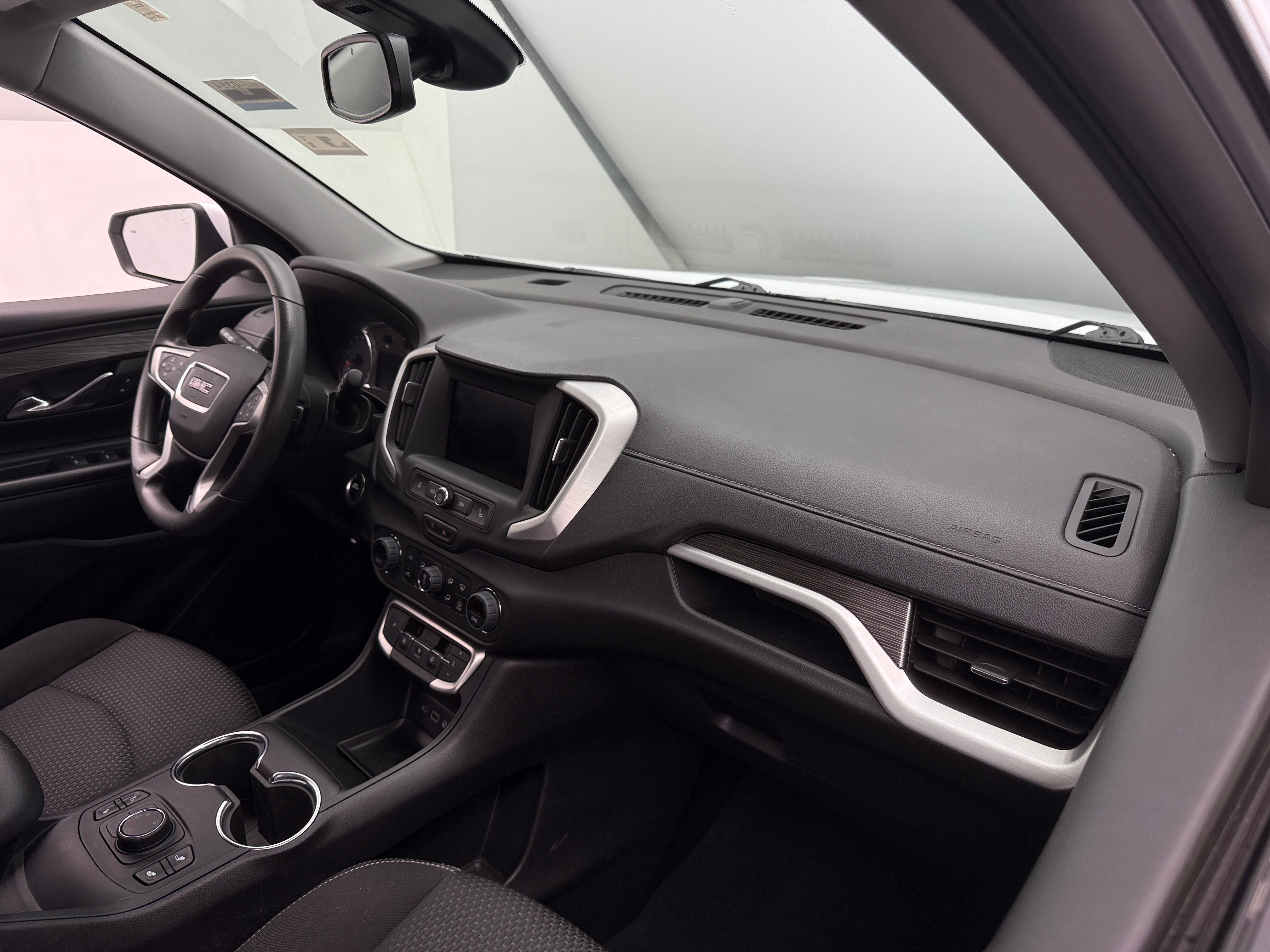 2023 GMC Terrain SLE 3