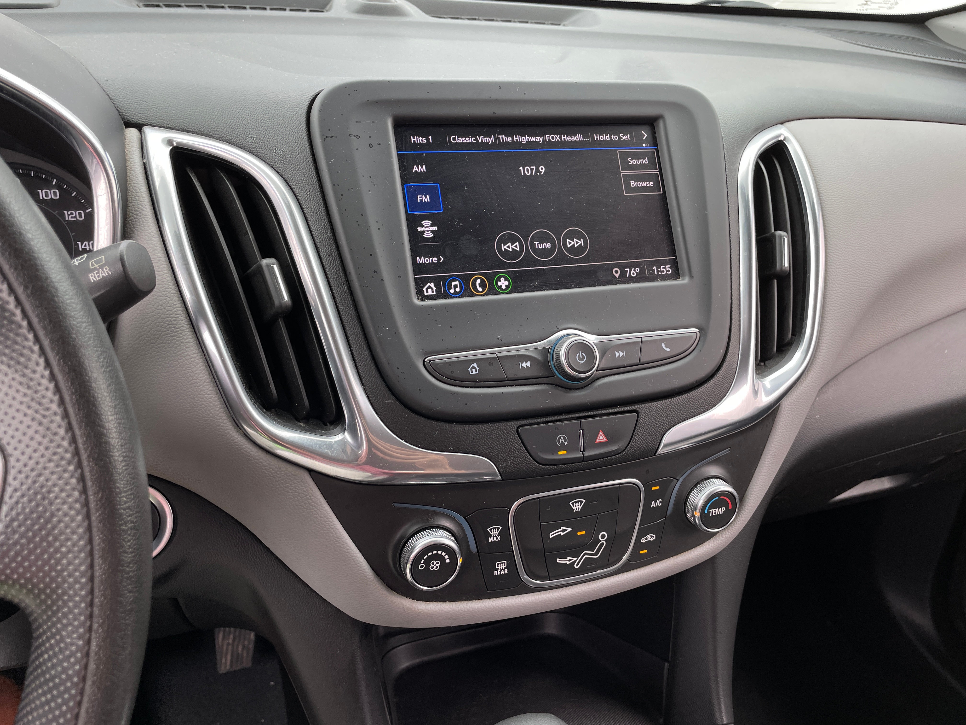 2022 Chevrolet Equinox LS 4