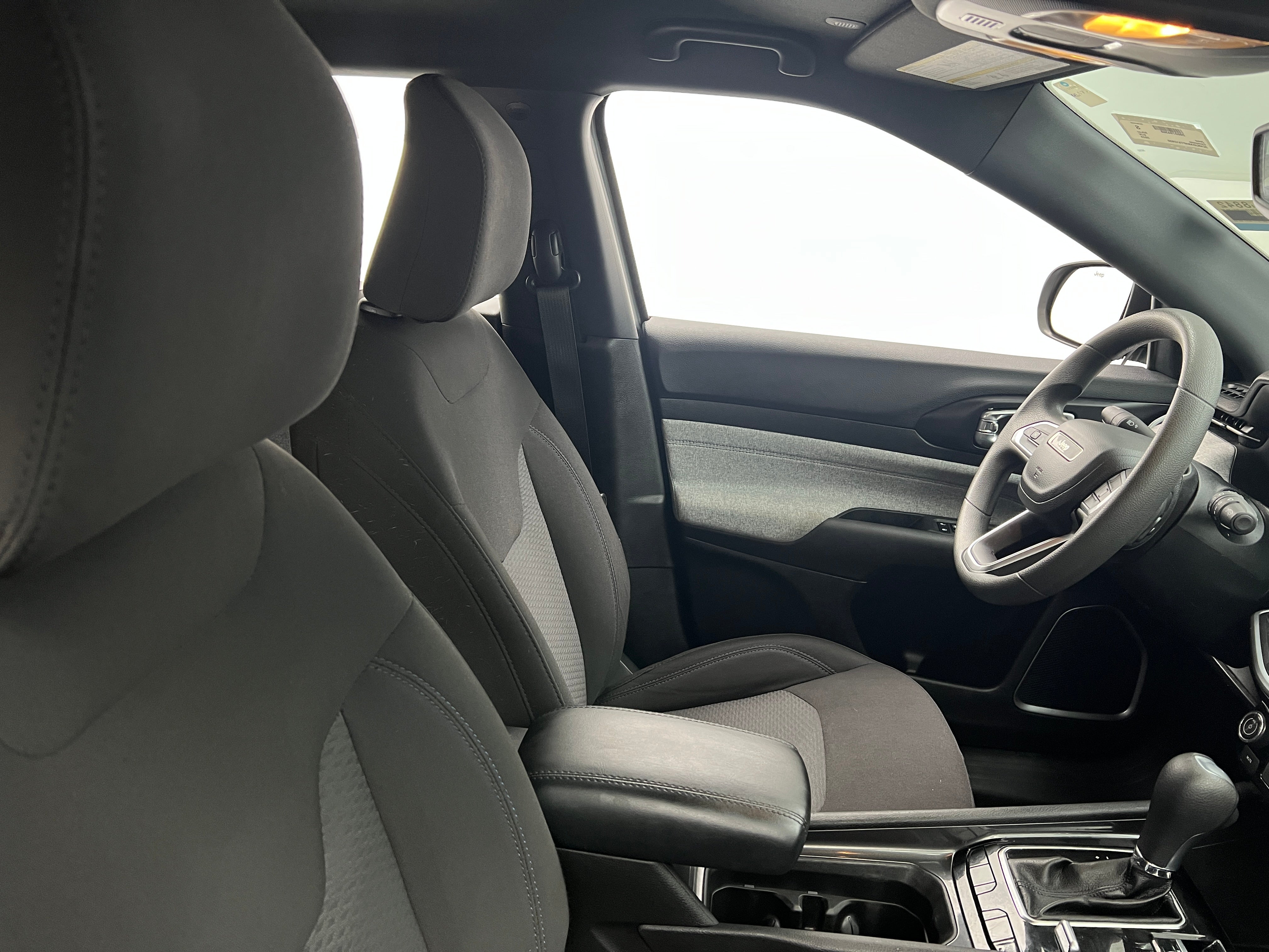 2023 Jeep Compass Base 2