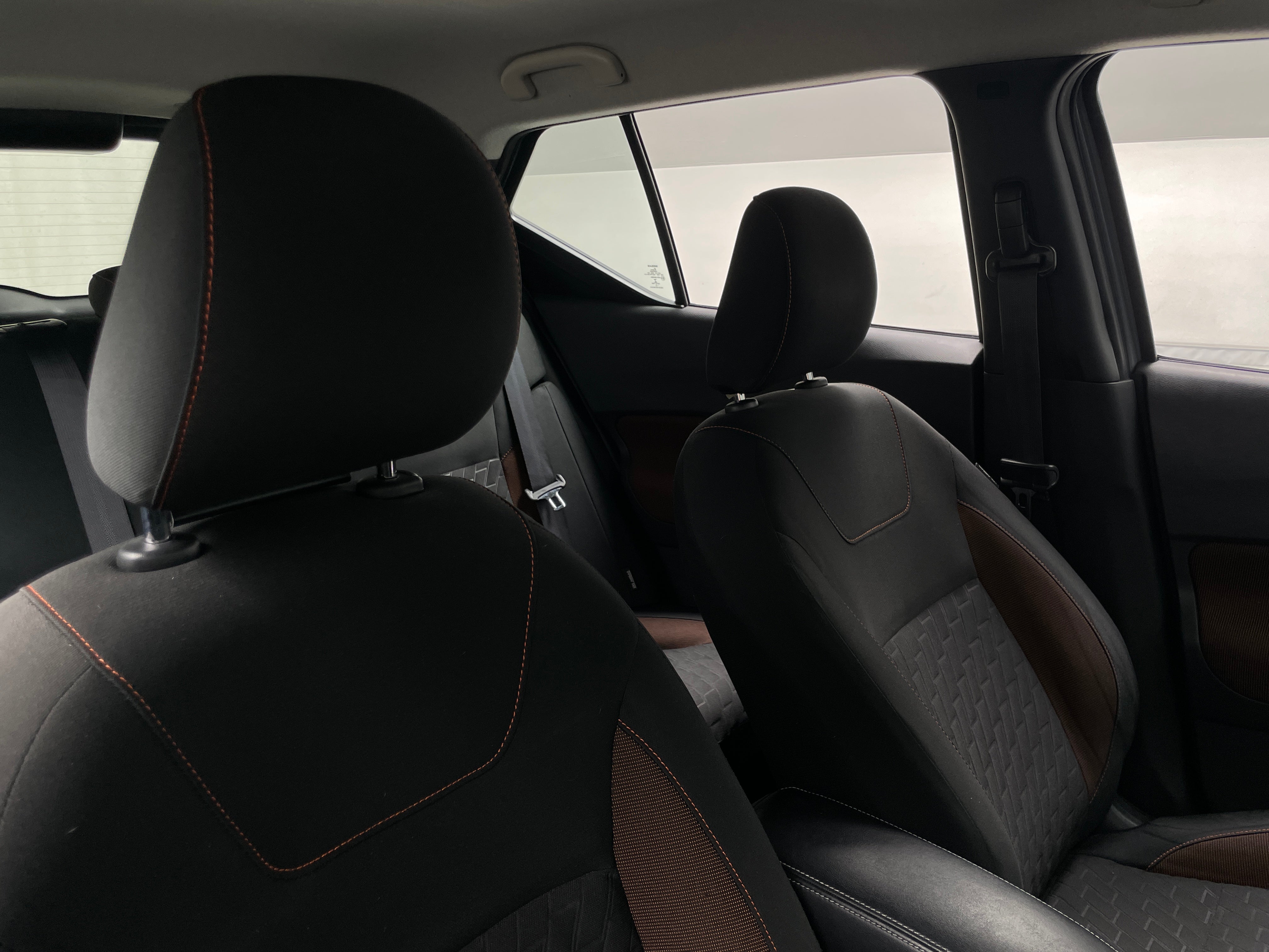 2021 Nissan Kicks SR 2