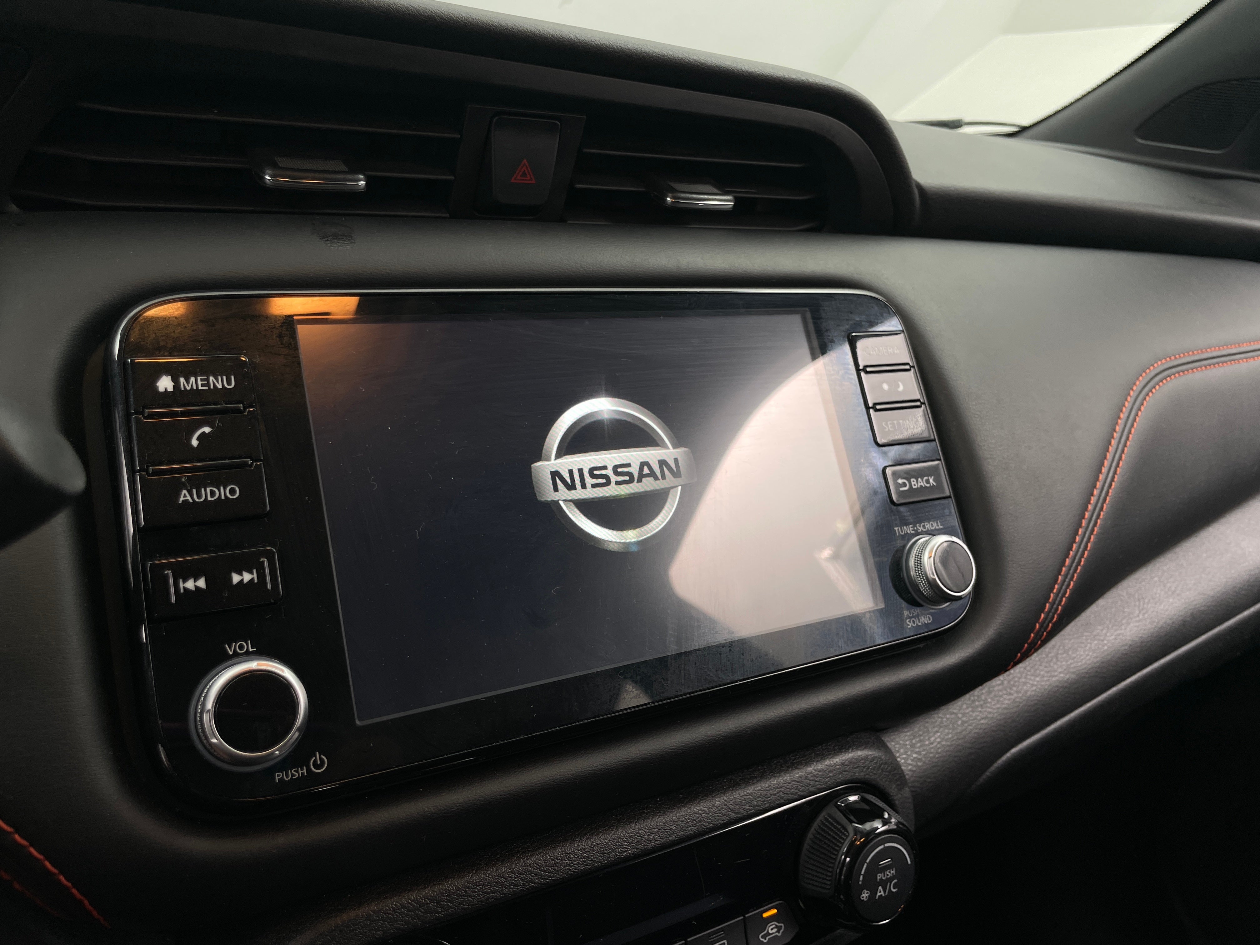 2021 Nissan Kicks SR 4