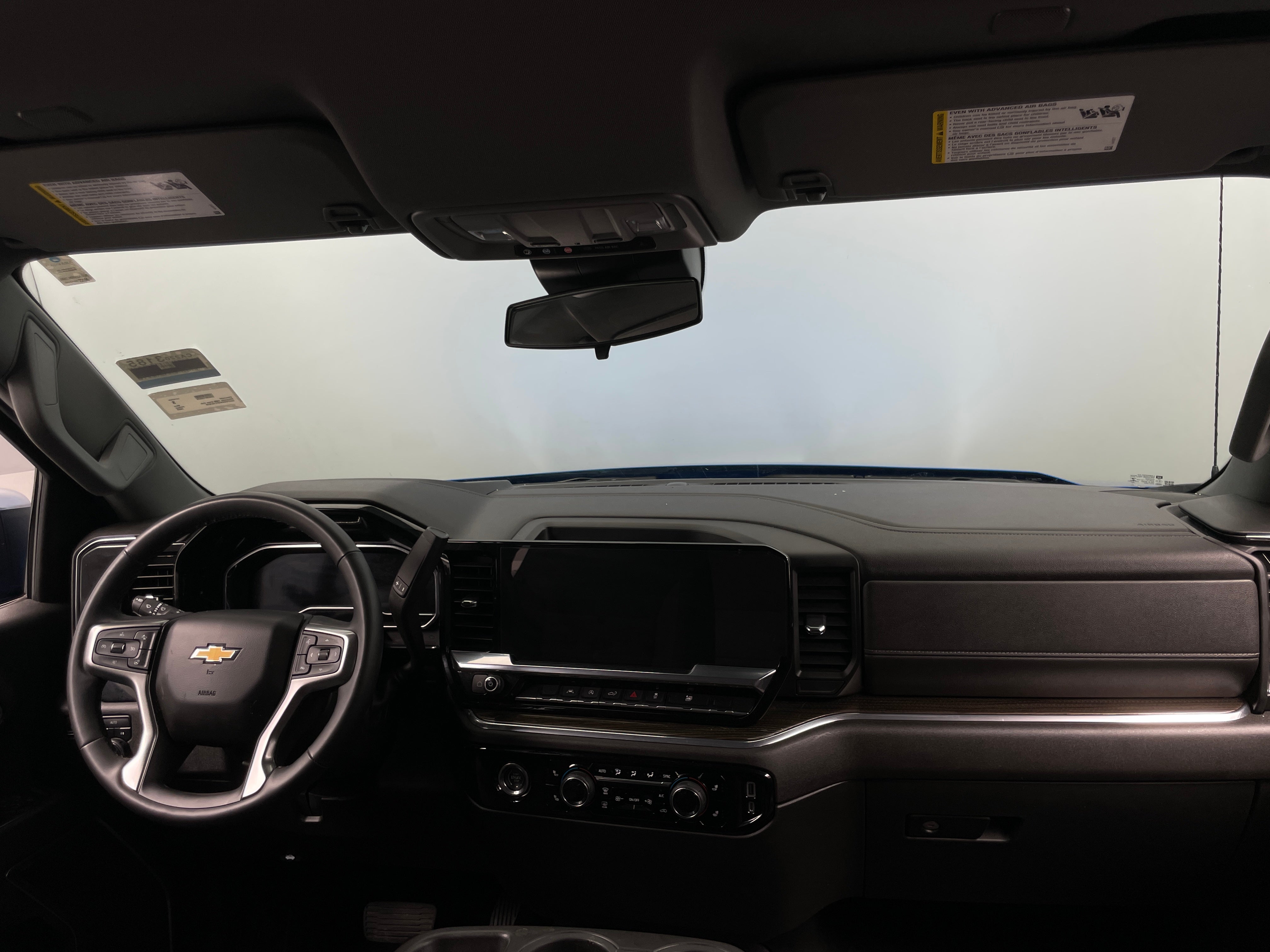 2023 Chevrolet Silverado 1500 LT 3