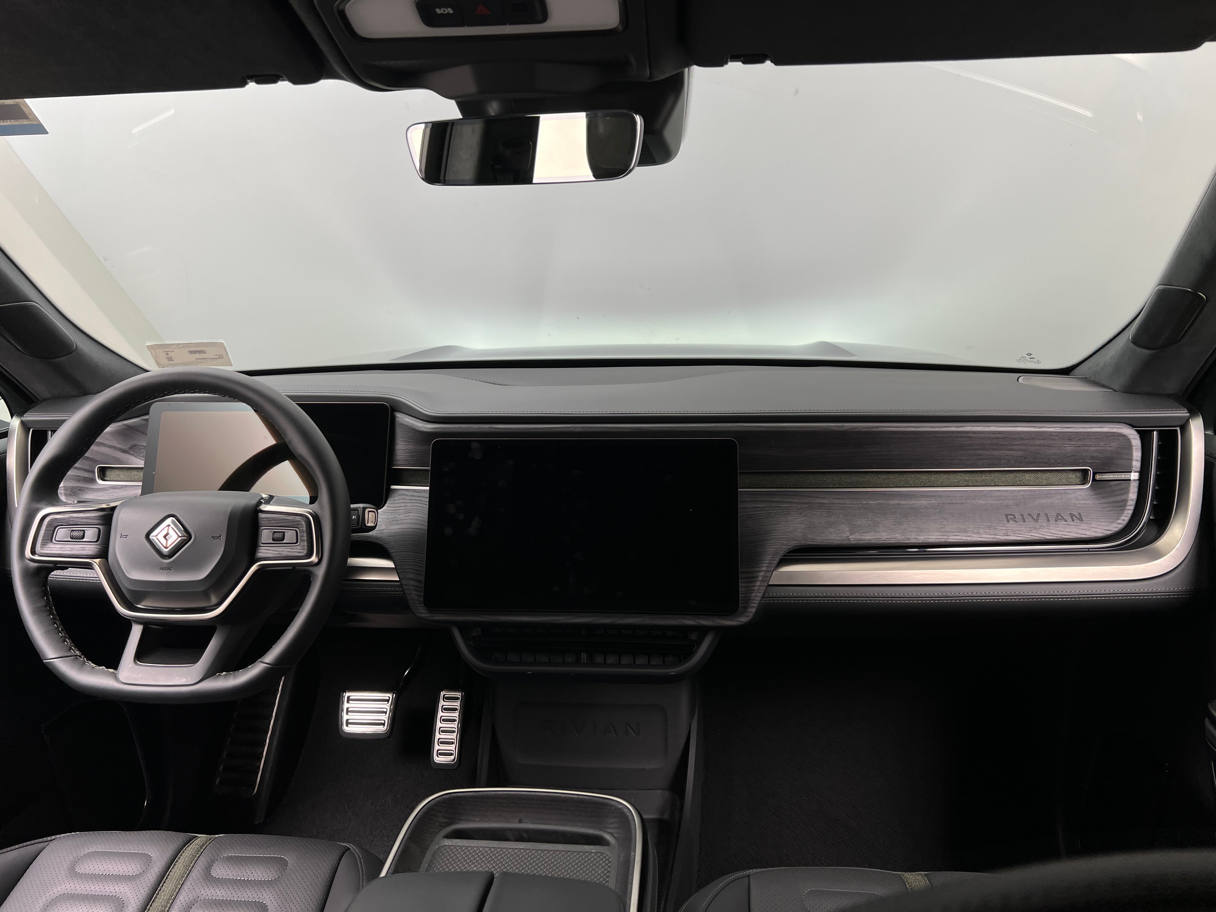 2023 Rivian R1S Adventure 2