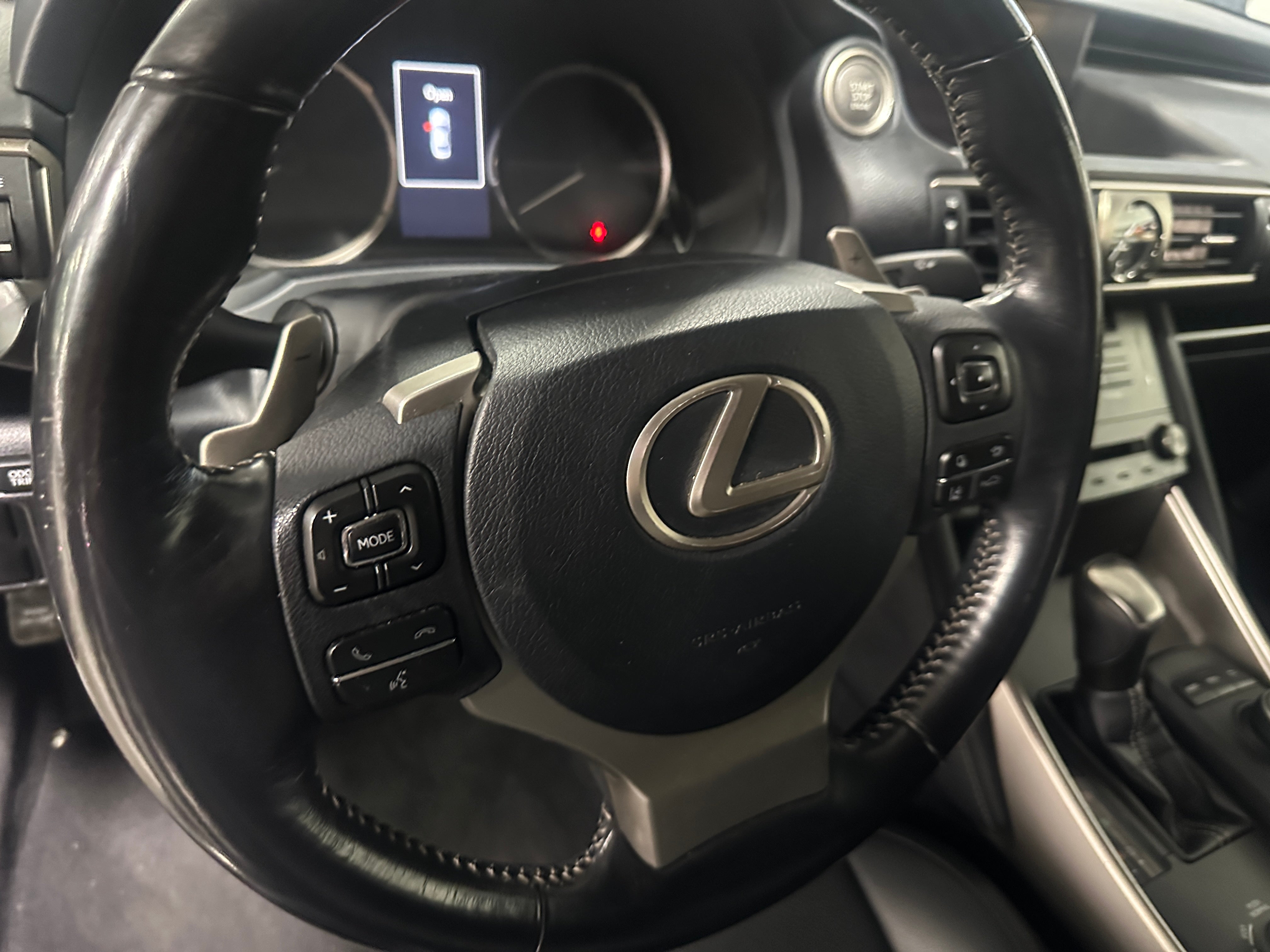 2017 Lexus IS 200t 4