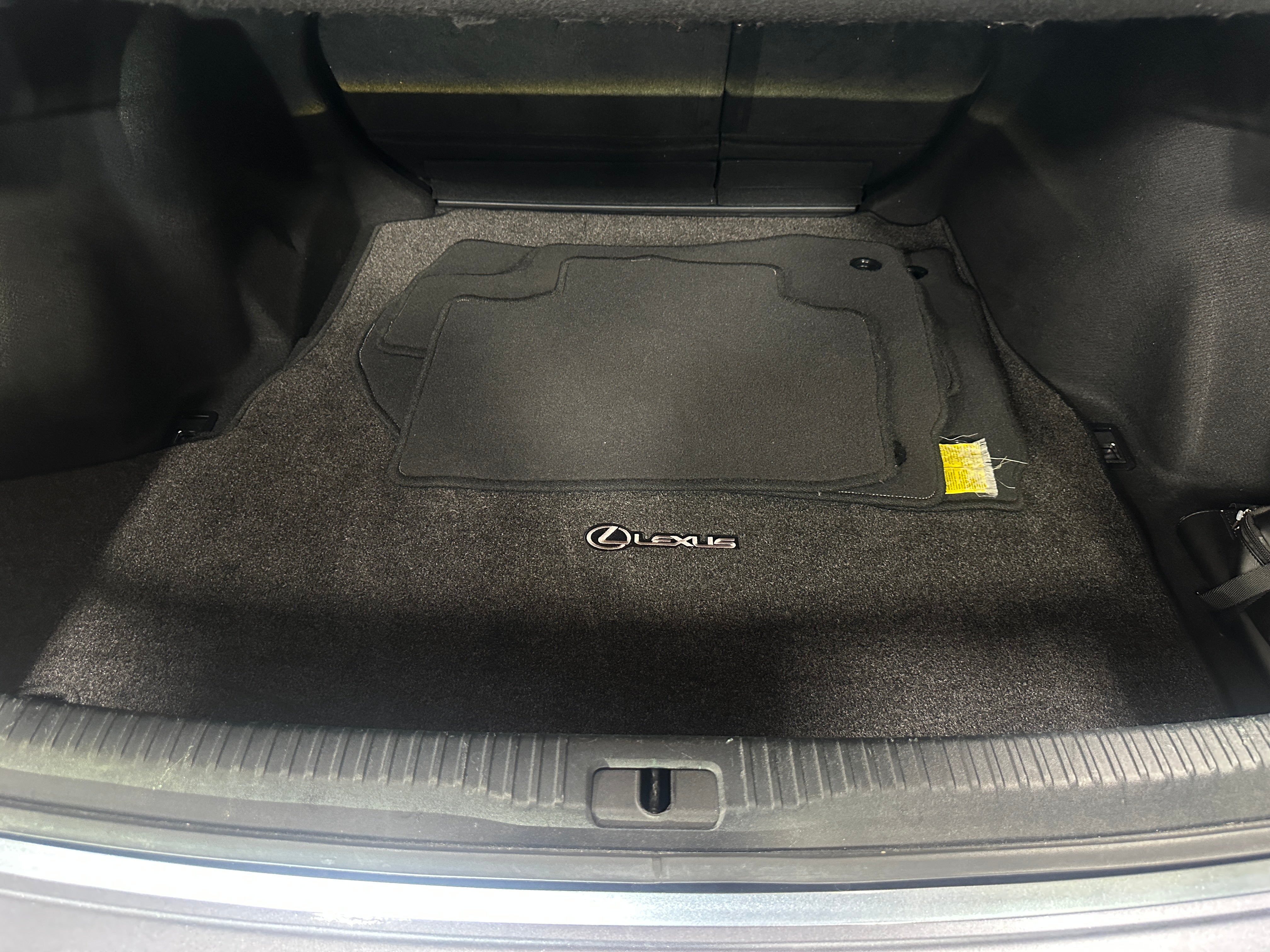 2017 Lexus IS 200t 6