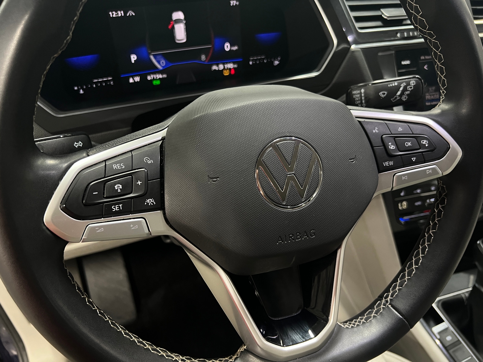 Thumbnail: 2023 Volkswagen Tiguan - 4