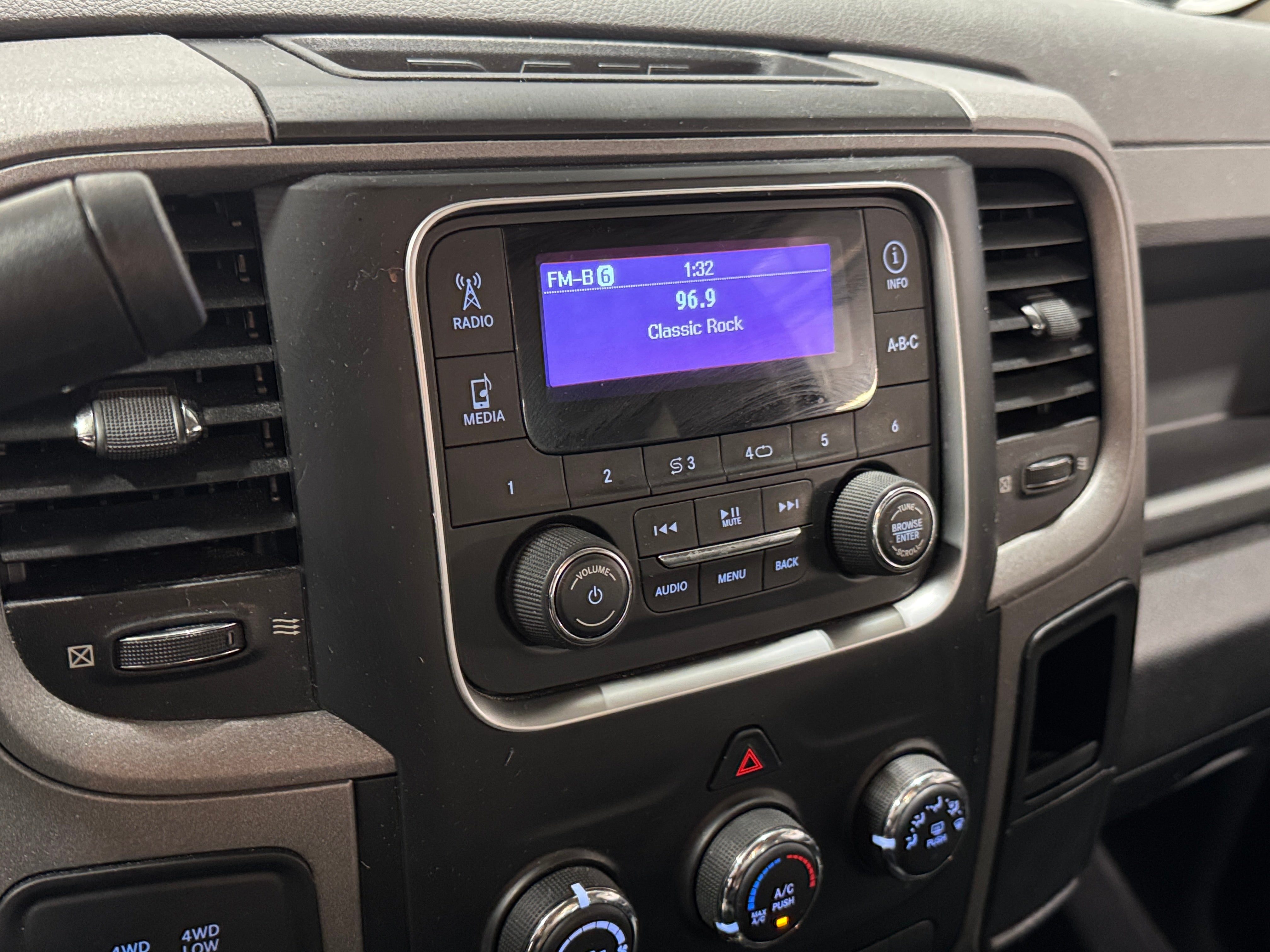 2015 RAM 1500 Tradesman 4