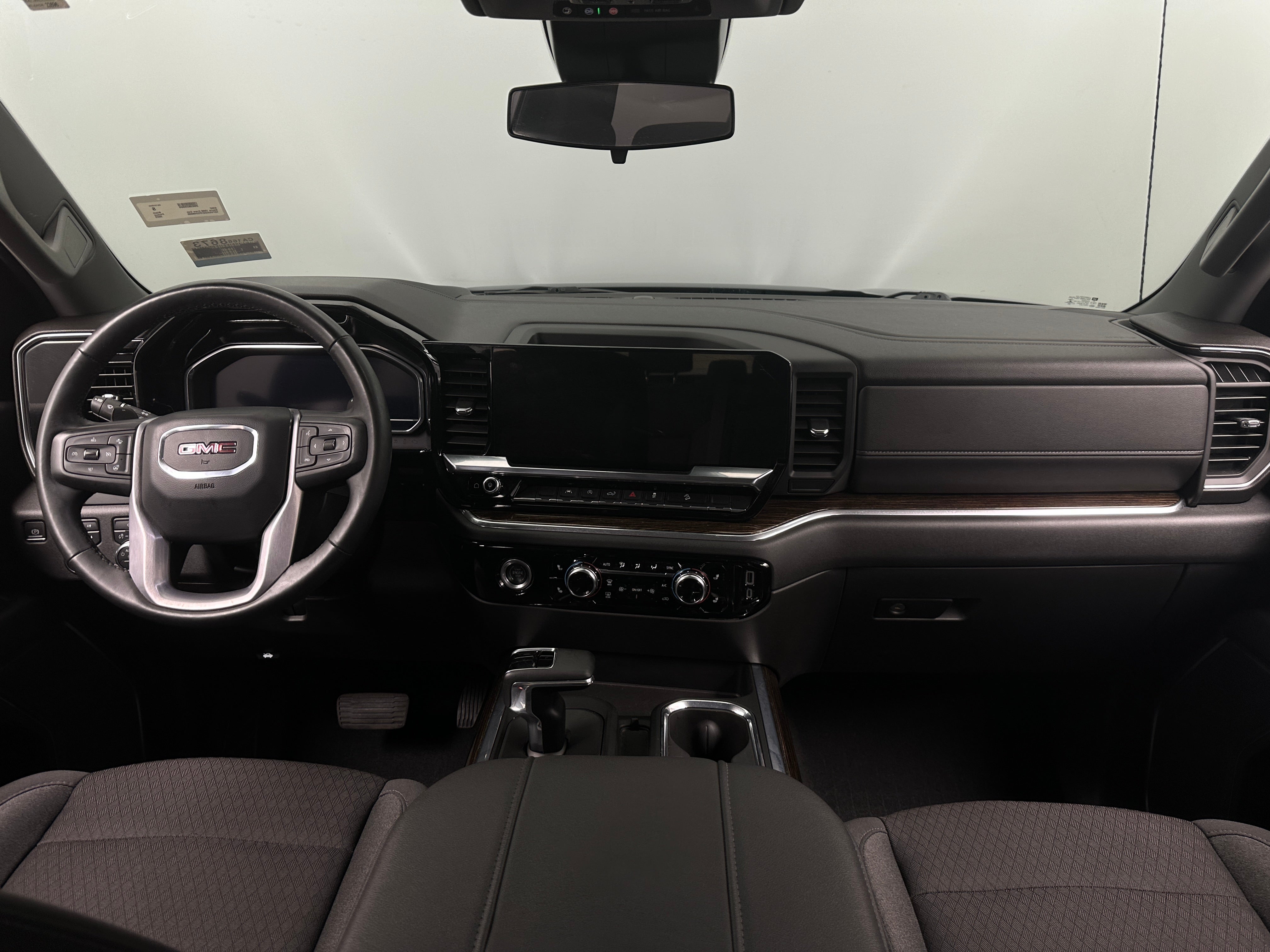 2023 GMC Sierra 1500 Elevation 3