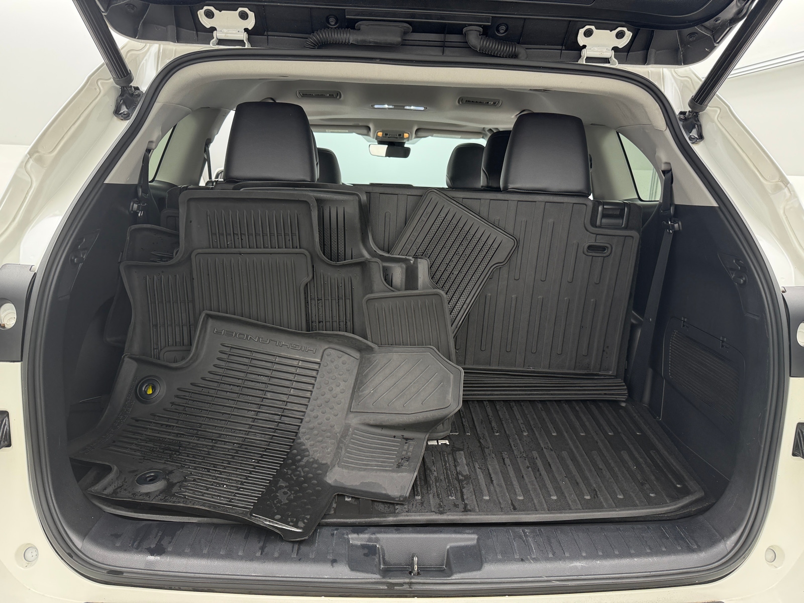 Thumbnail: 2021 Toyota Highlander - 6