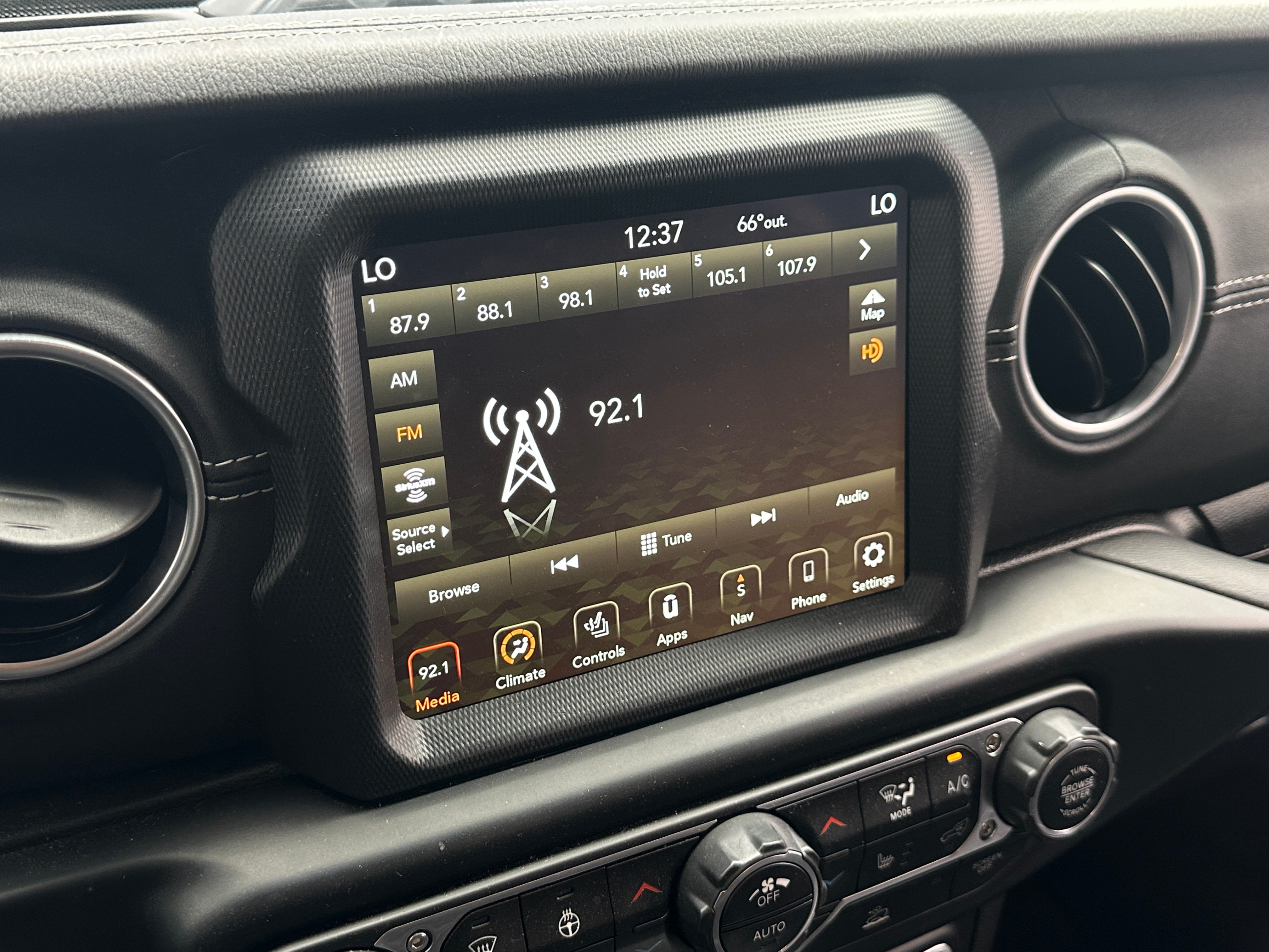 2022 Jeep Wrangler Unlimited Sahara 4xe 3