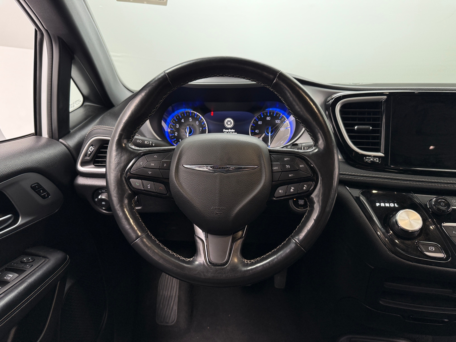 Thumbnail: 2021 Chrysler Pacifica - 4