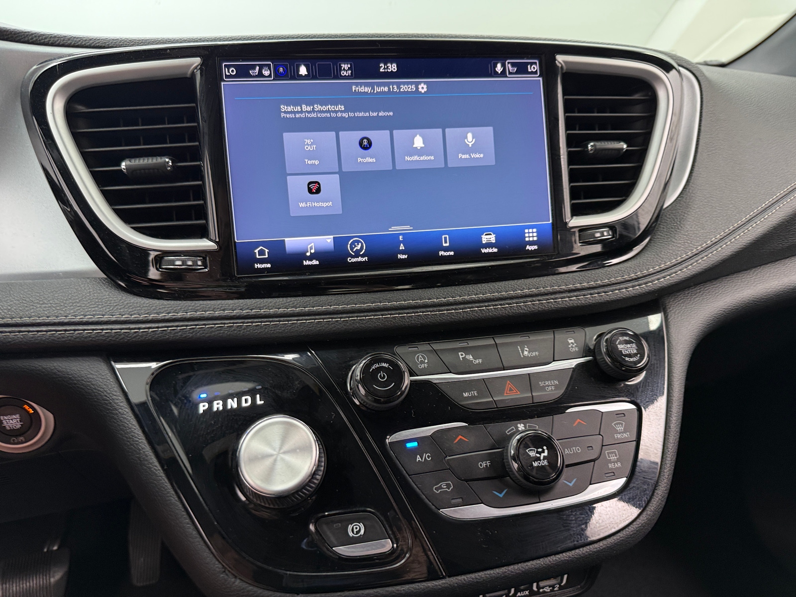 Thumbnail: 2021 Chrysler Pacifica - 3