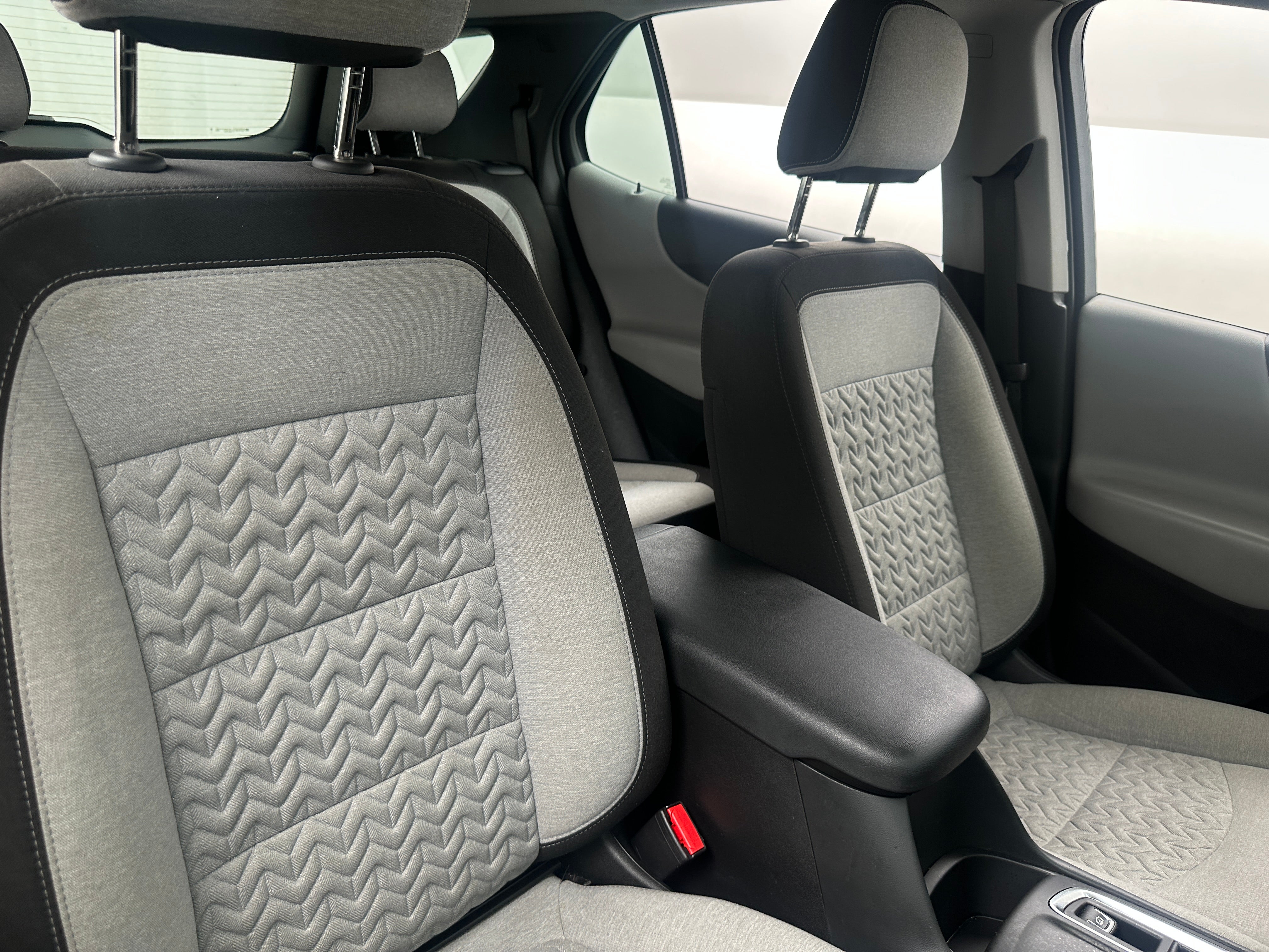 2023 Chevrolet Equinox LS 2