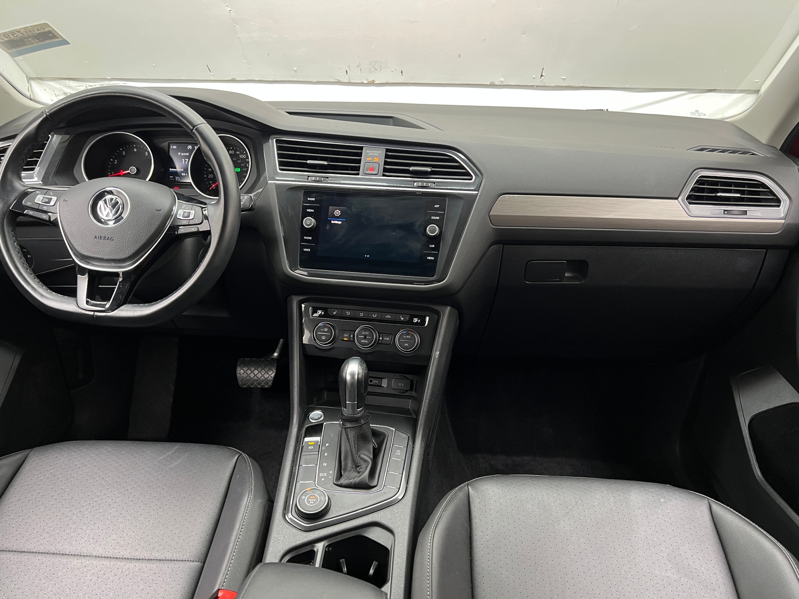 Thumbnail: 2019 Volkswagen Tiguan - 2