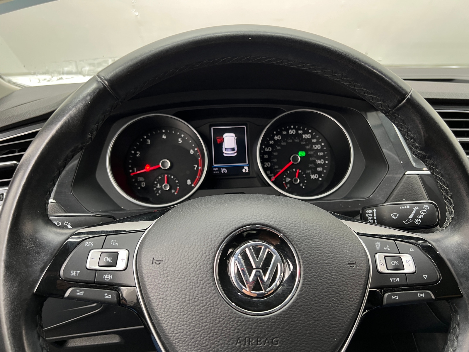 Thumbnail: 2019 Volkswagen Tiguan - 4
