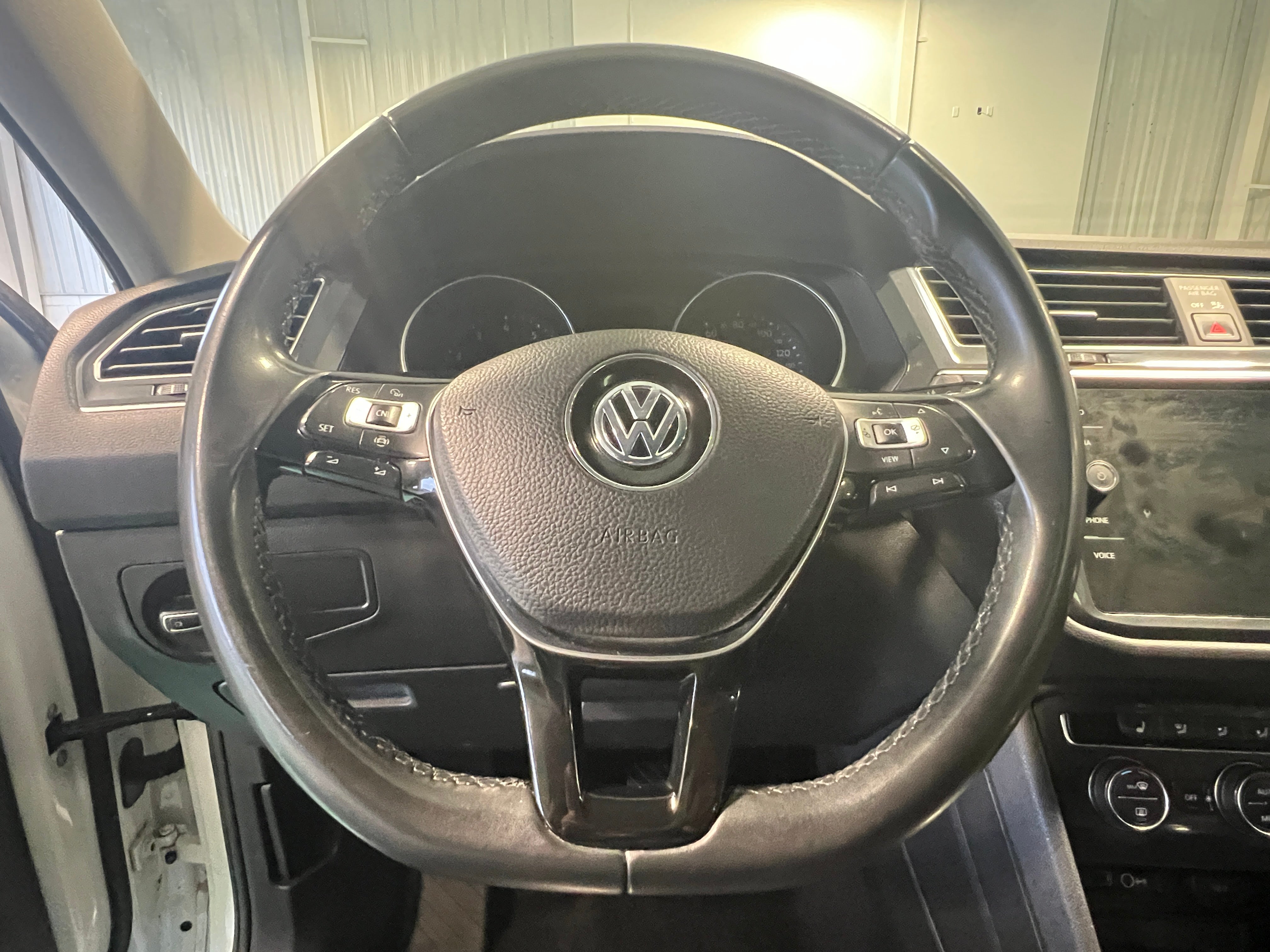 2020 Volkswagen Tiguan SE 4