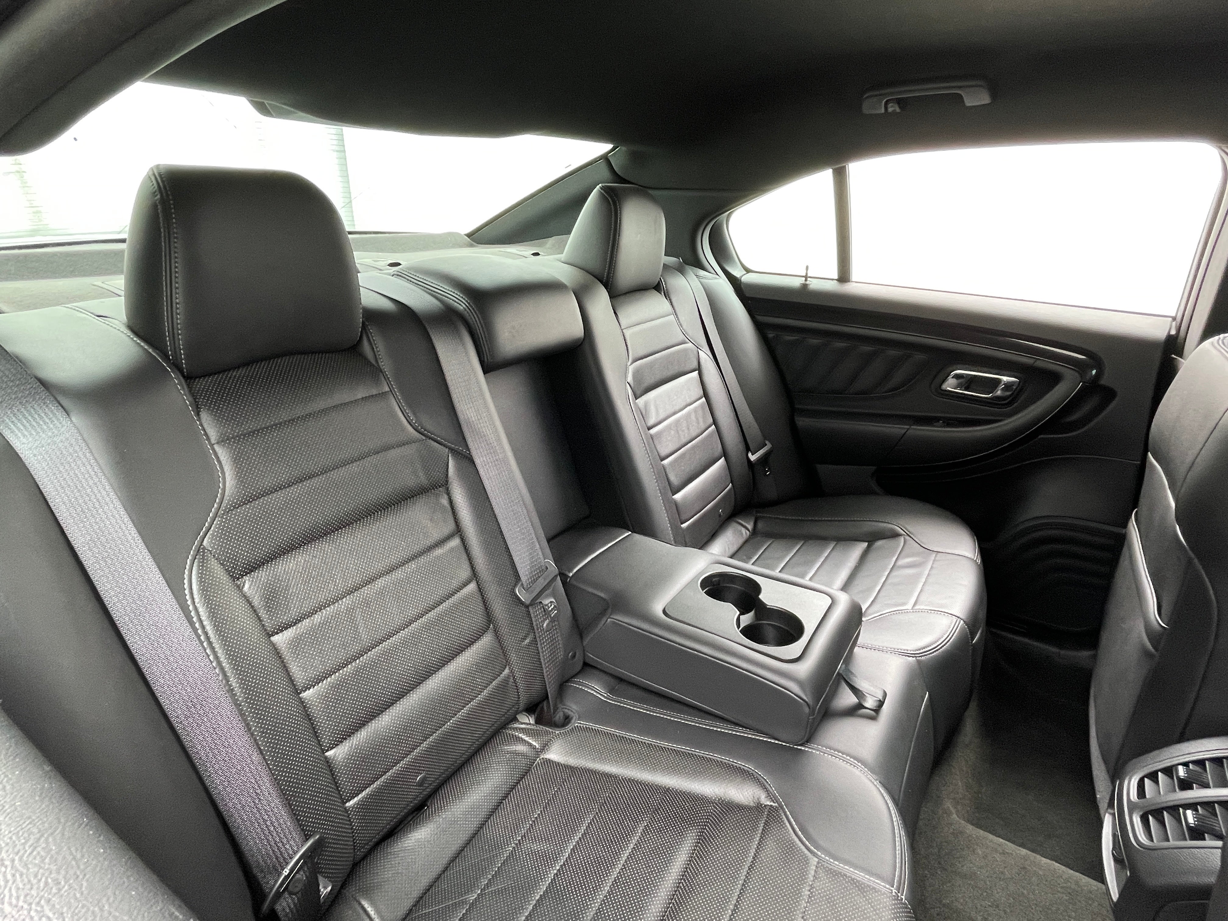 2016 Ford Taurus SHO 5