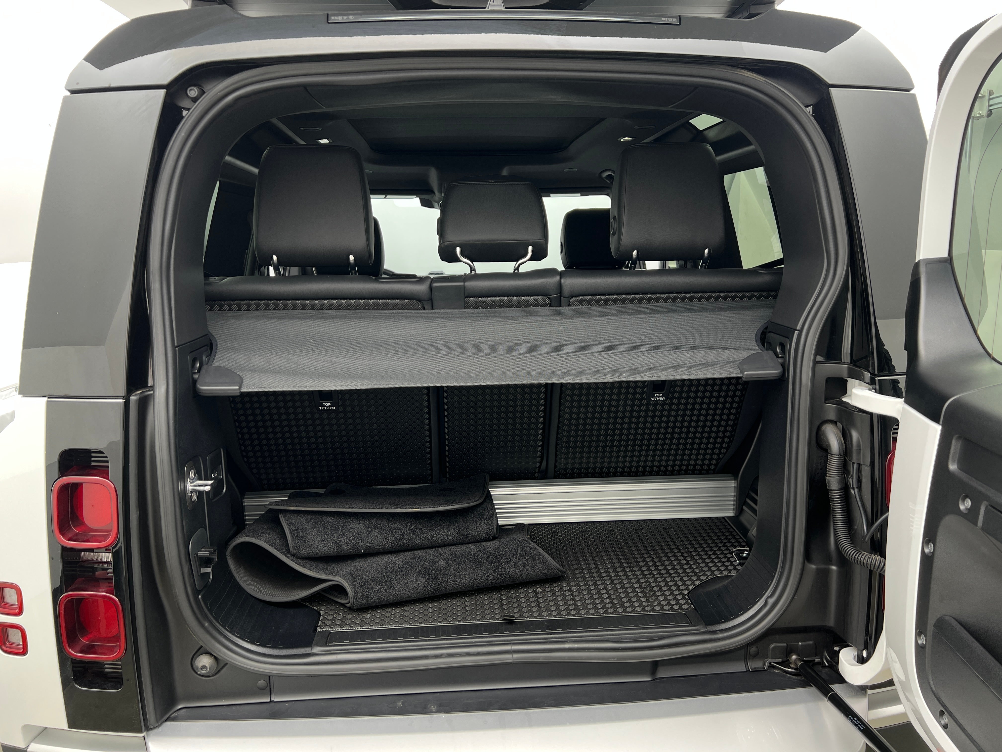 2022 Land Rover Defender 90 6